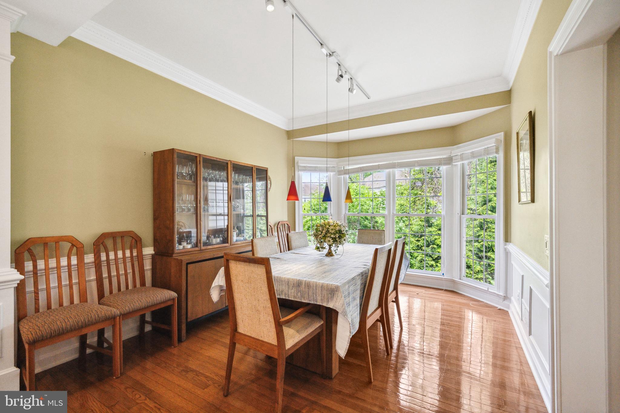 COURTHOUSE OAKS - Residential