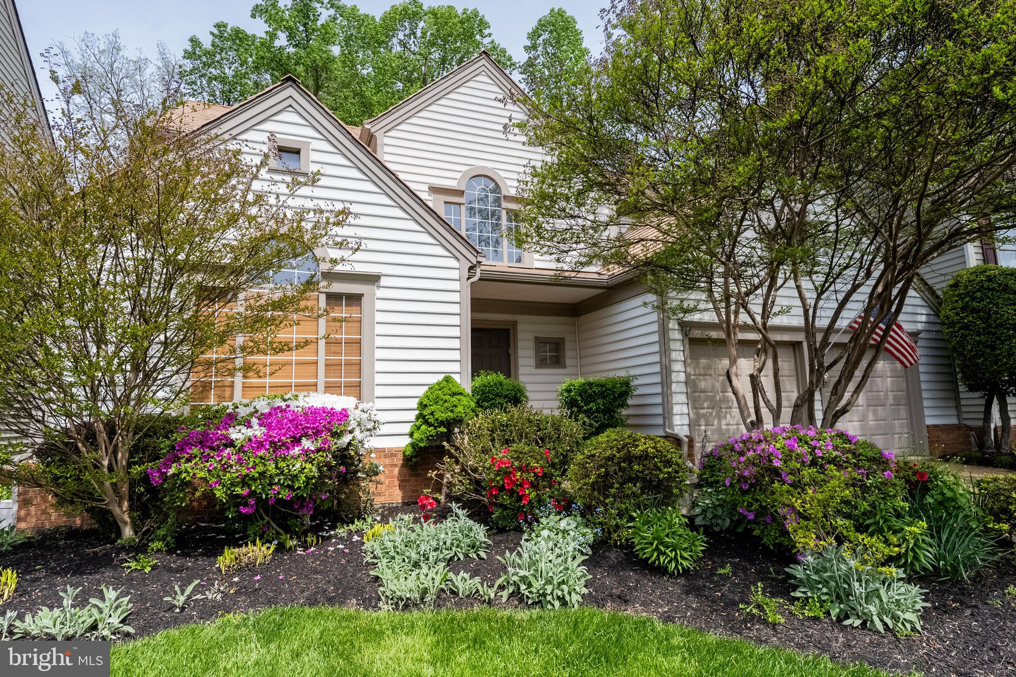 COURTHOUSE OAKS - Residential