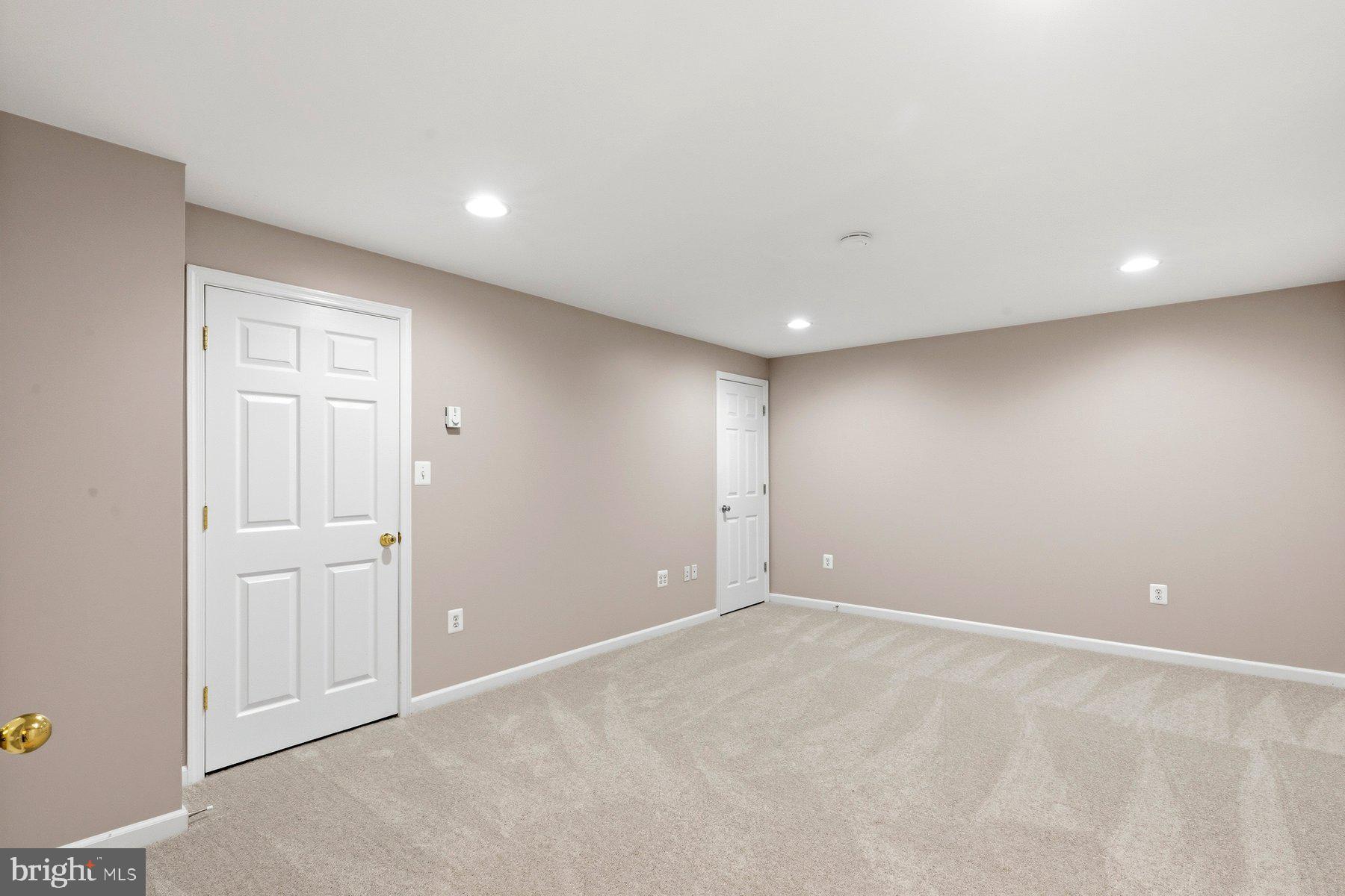 SAYBROOKE WOODS - Residential