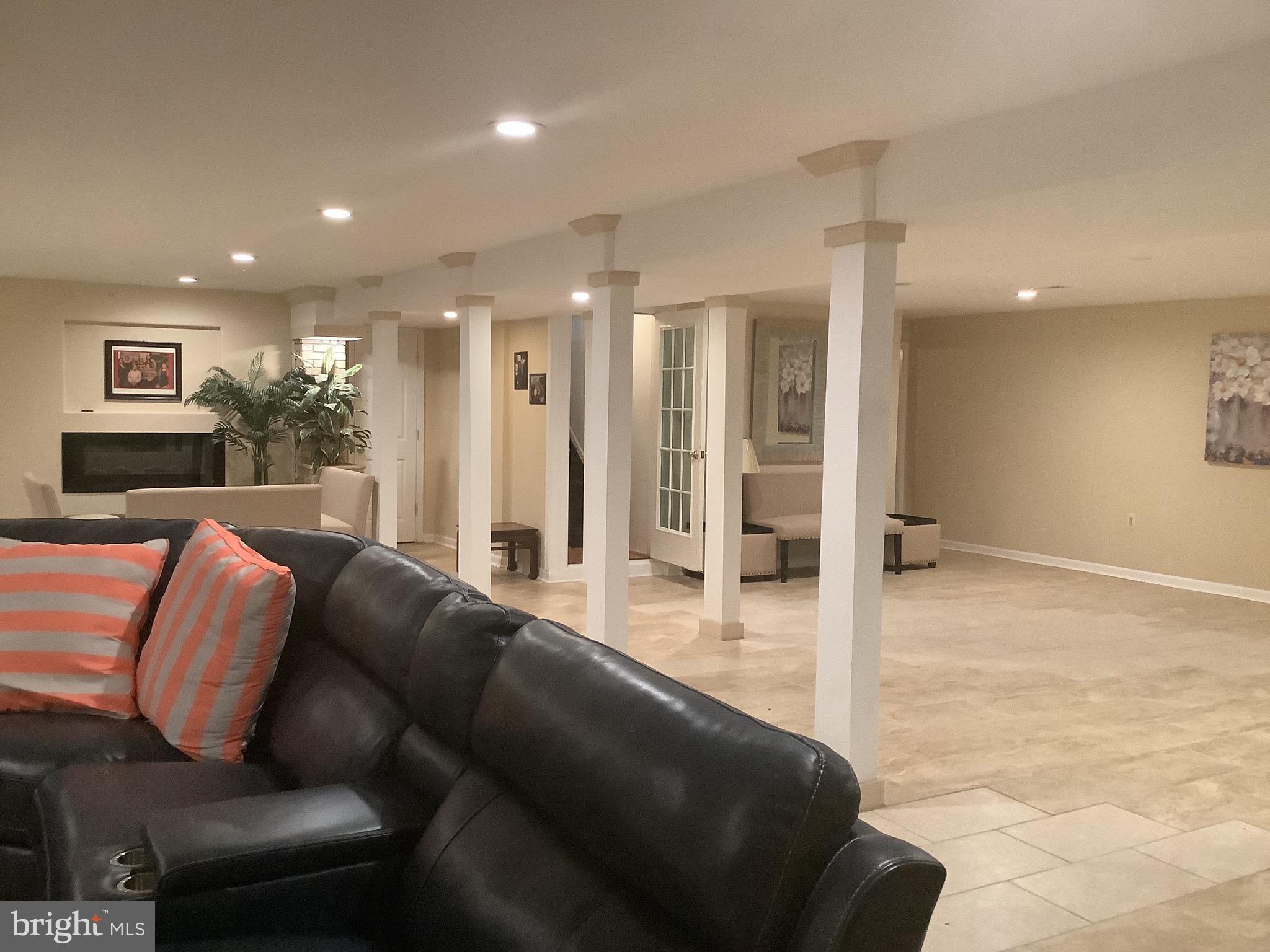 CROOM ACRES - Residential