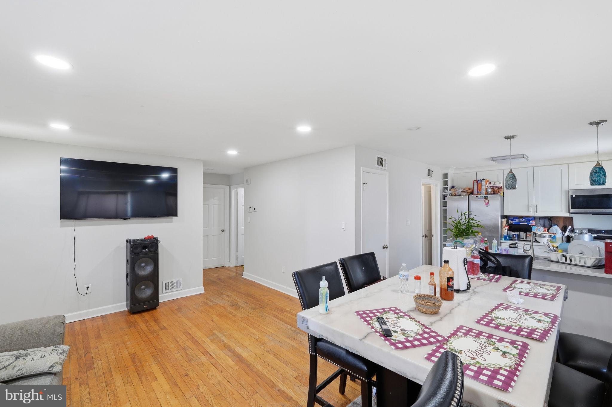 NORTH FORESTVILLE - Residential