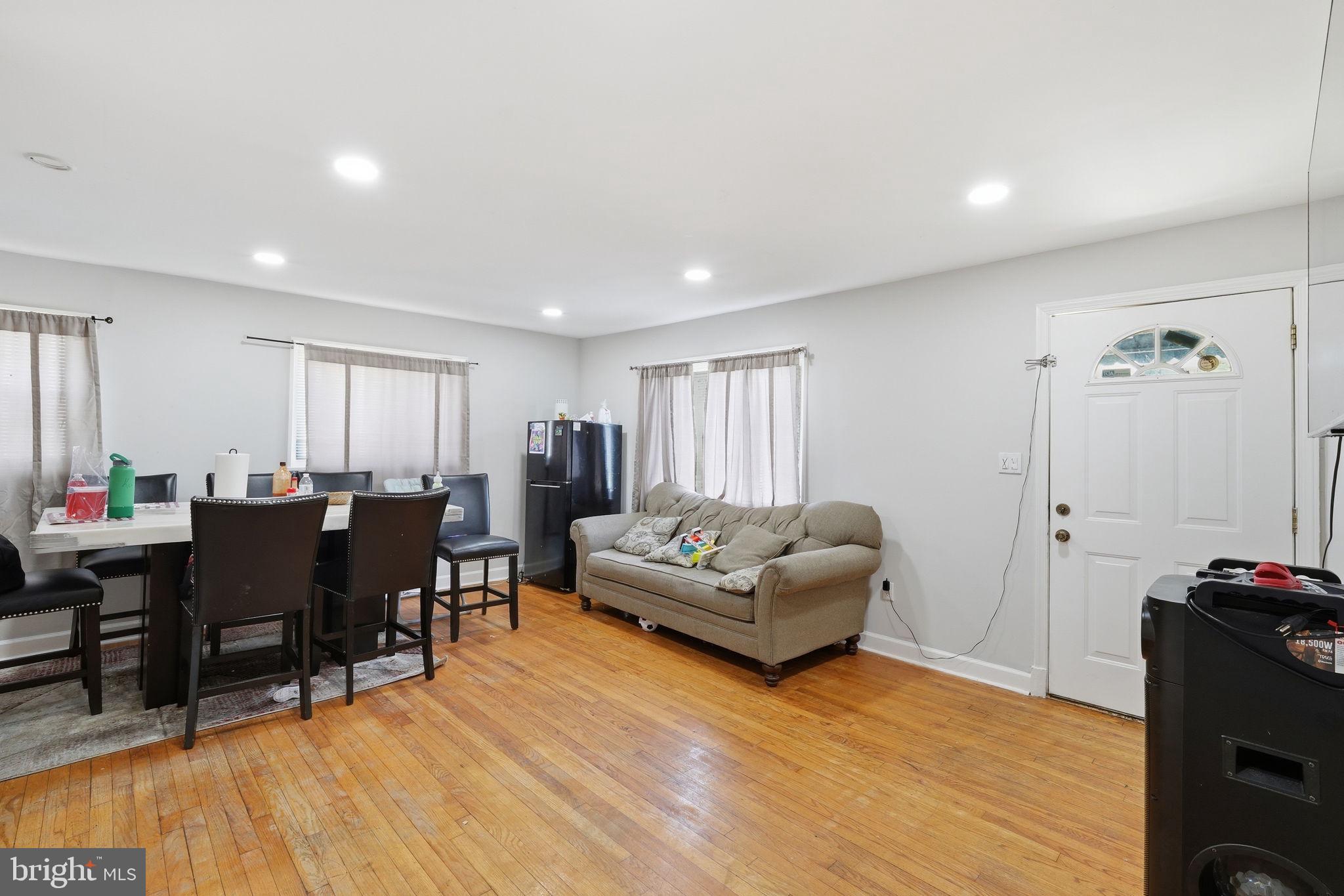 NORTH FORESTVILLE - Residential