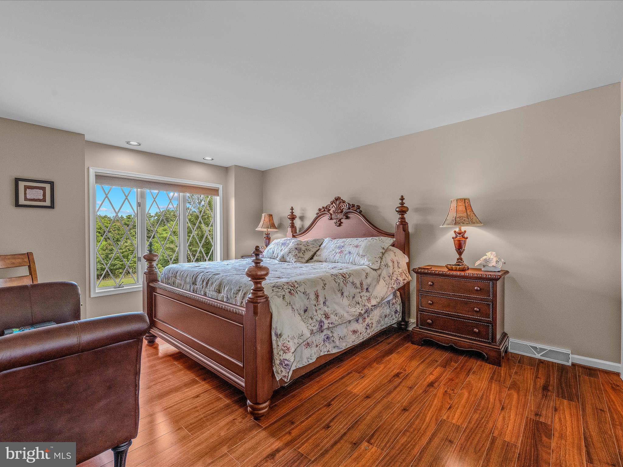 TOP MEADOW - Residential