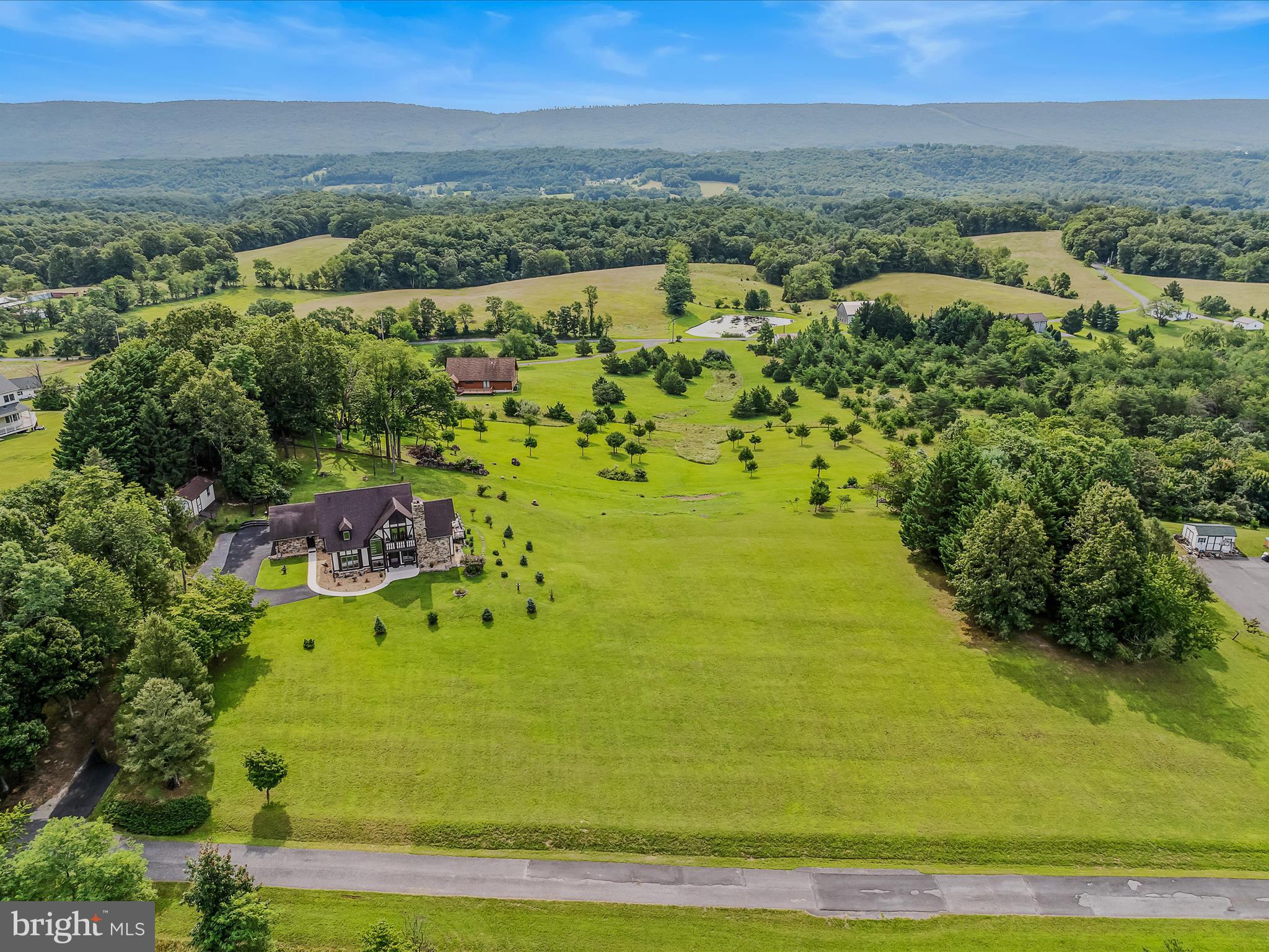 TOP MEADOW - Residential