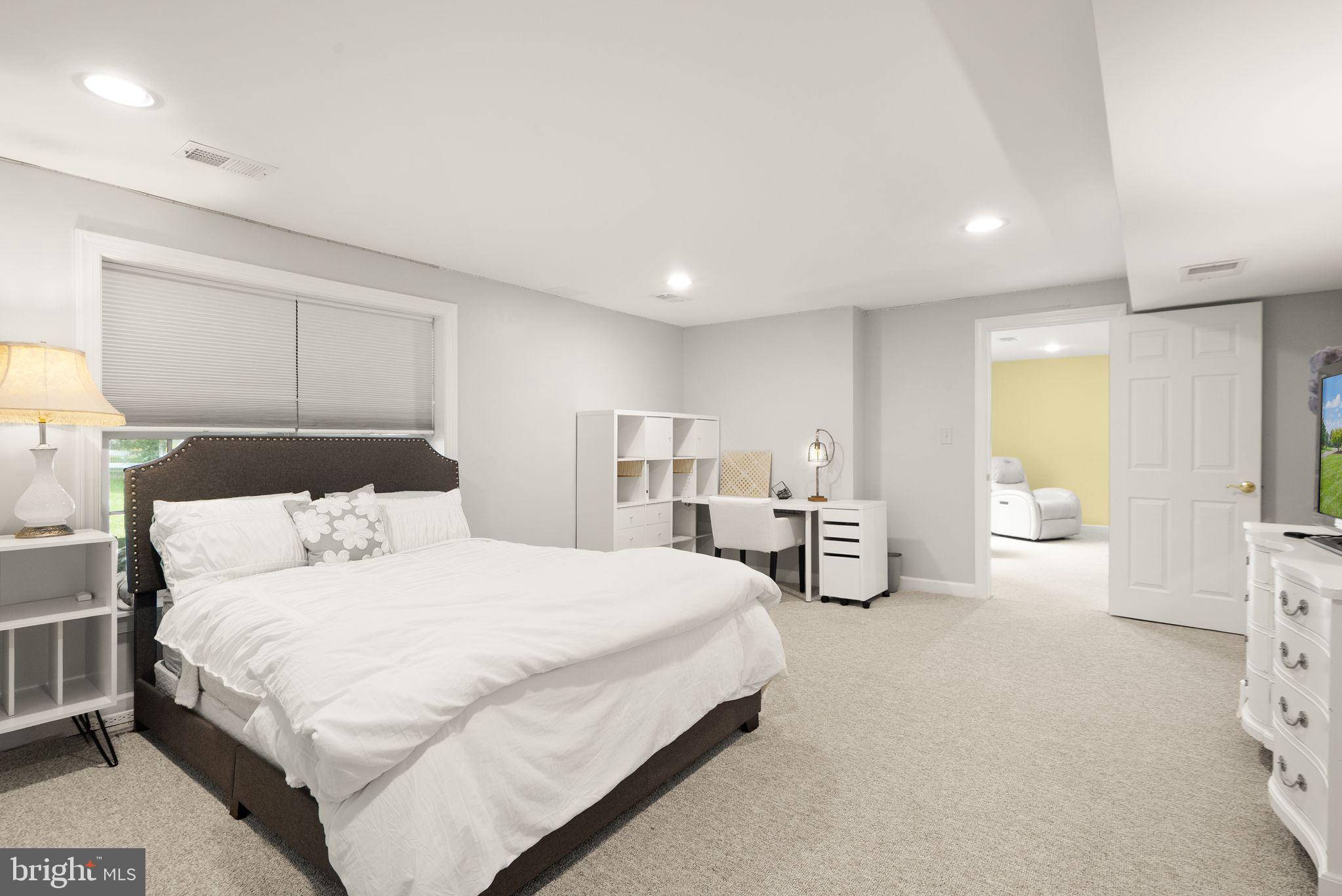PINEY RUN MEADOW - Residential