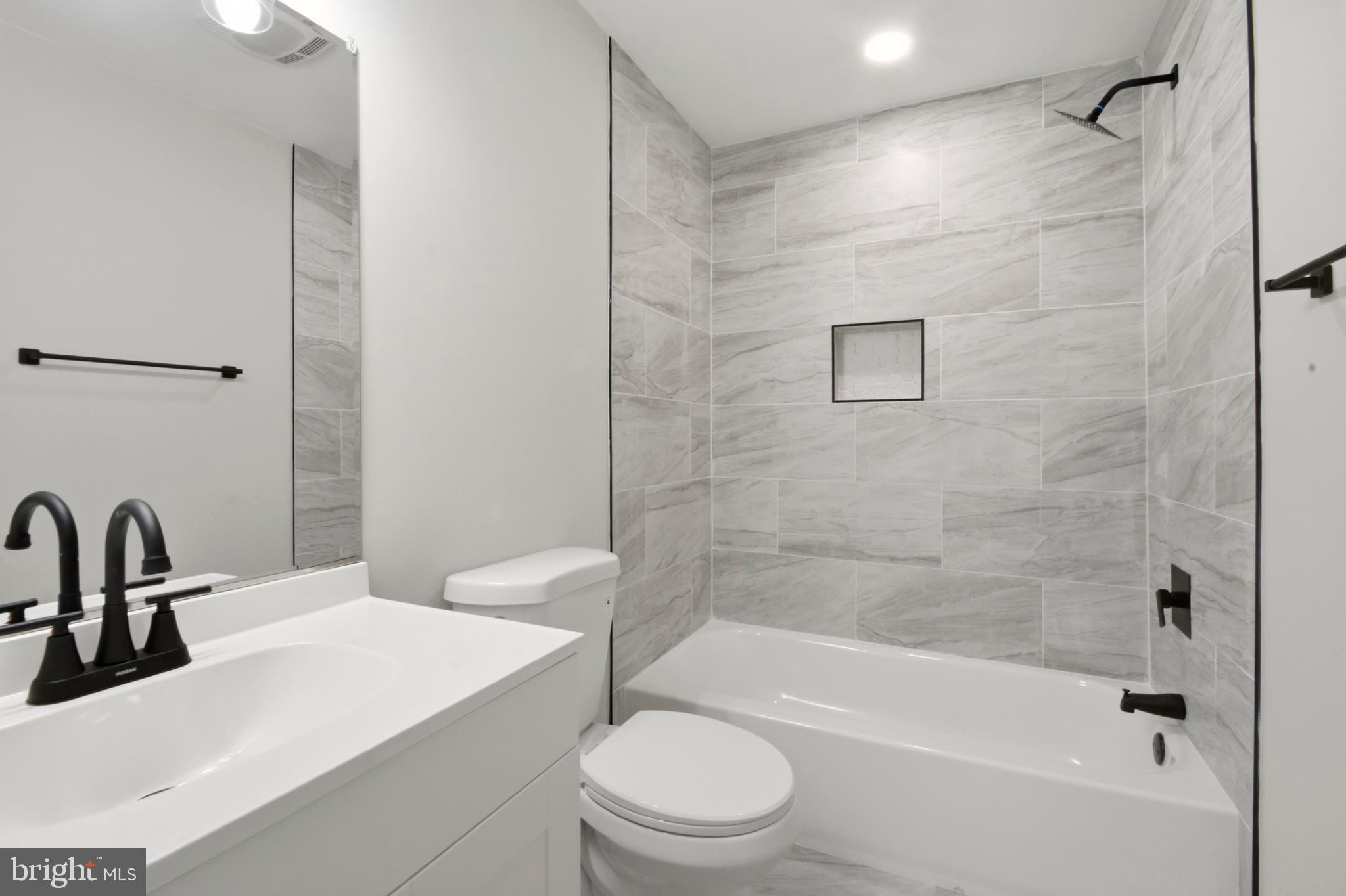 HENSEL STONE WOODS - Residential
