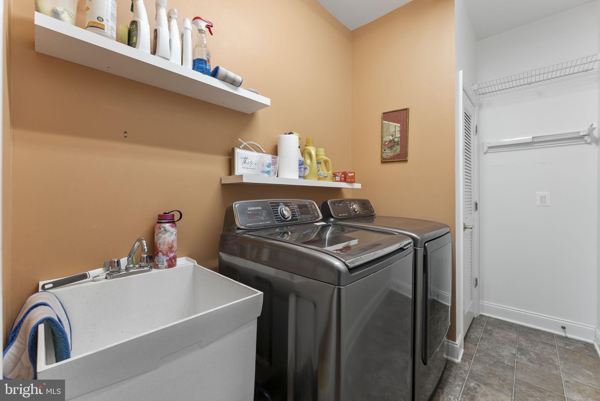 REGENCY AT DOMINION VALLEY - Residential