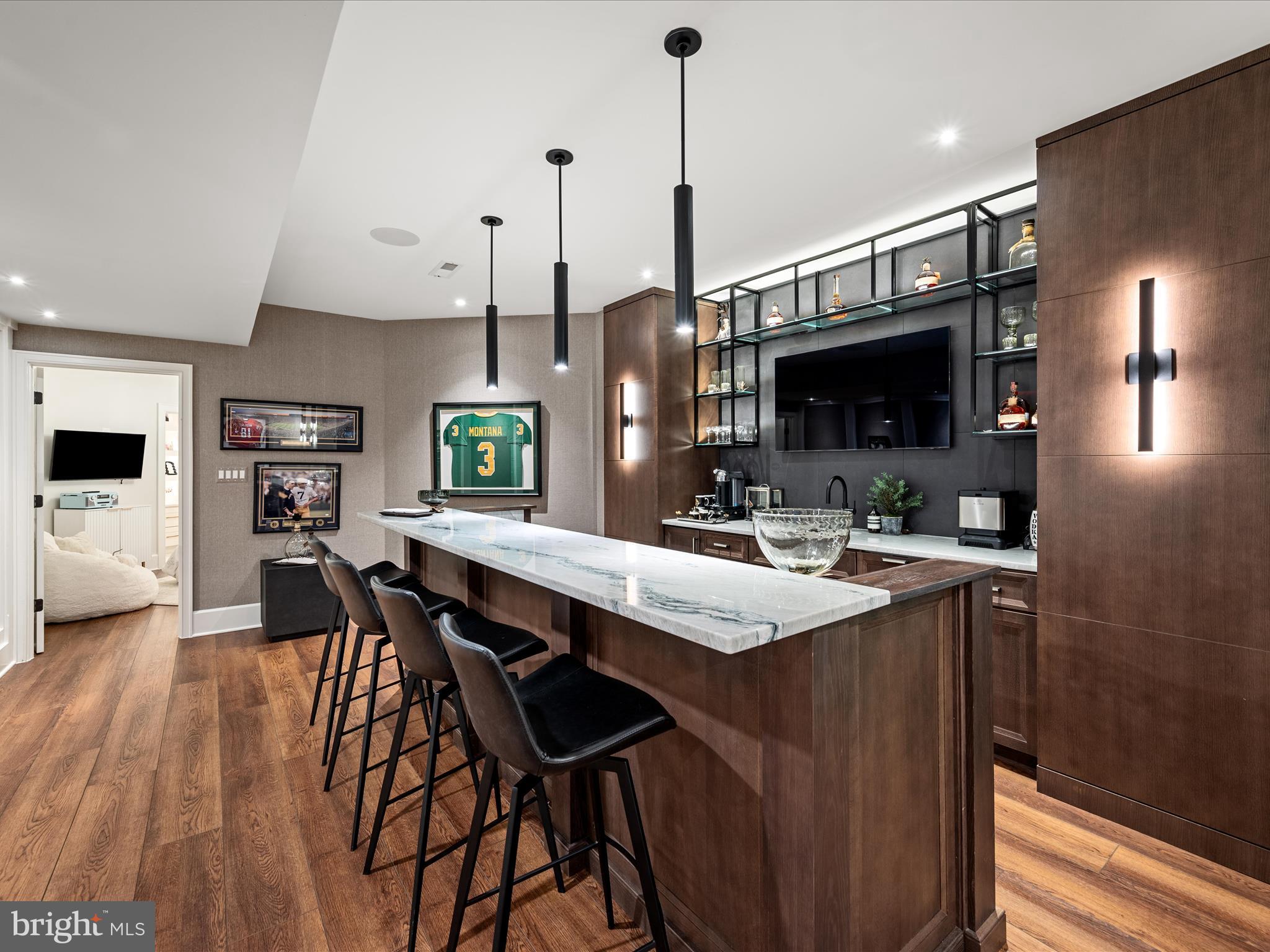 CREIGHTON FARMS - Residential