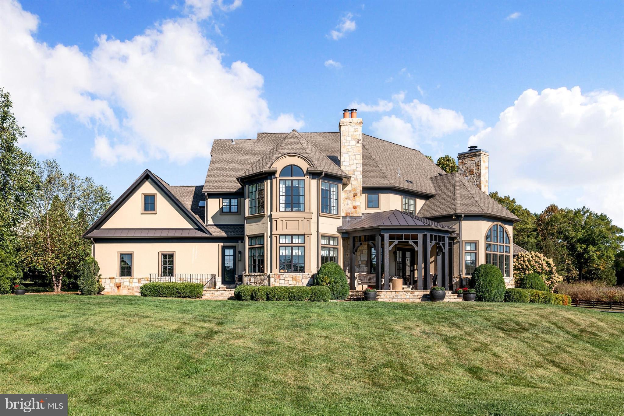 CREIGHTON FARMS - Residential