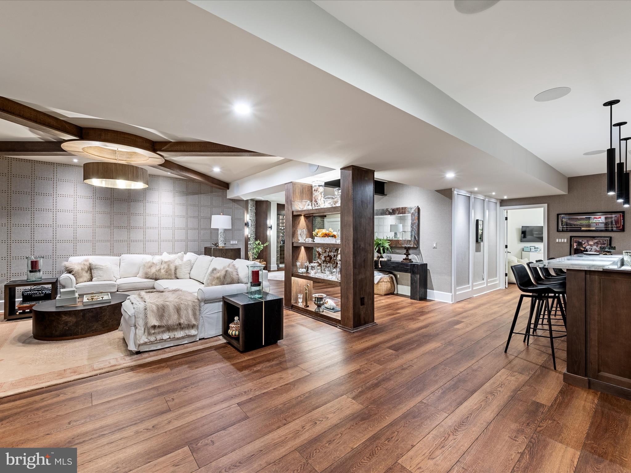 CREIGHTON FARMS - Residential