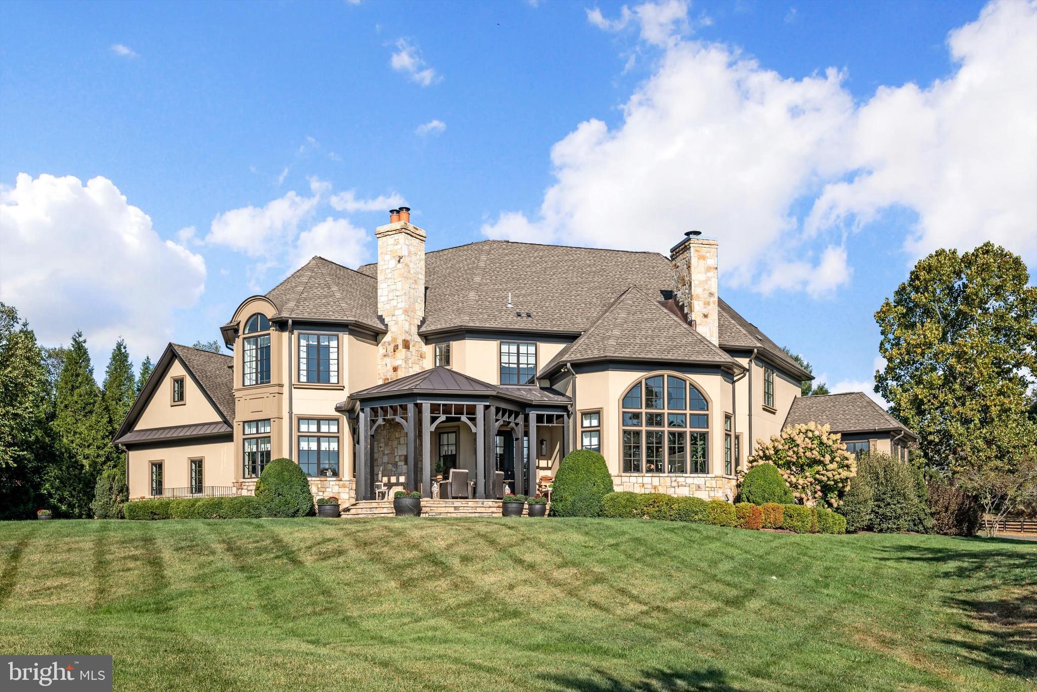 CREIGHTON FARMS - Residential