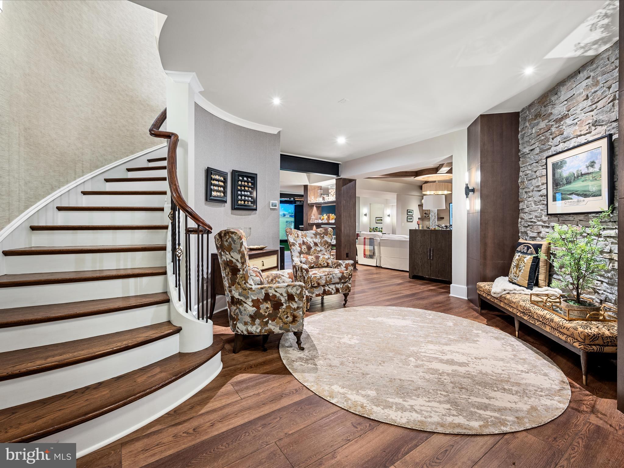 CREIGHTON FARMS - Residential