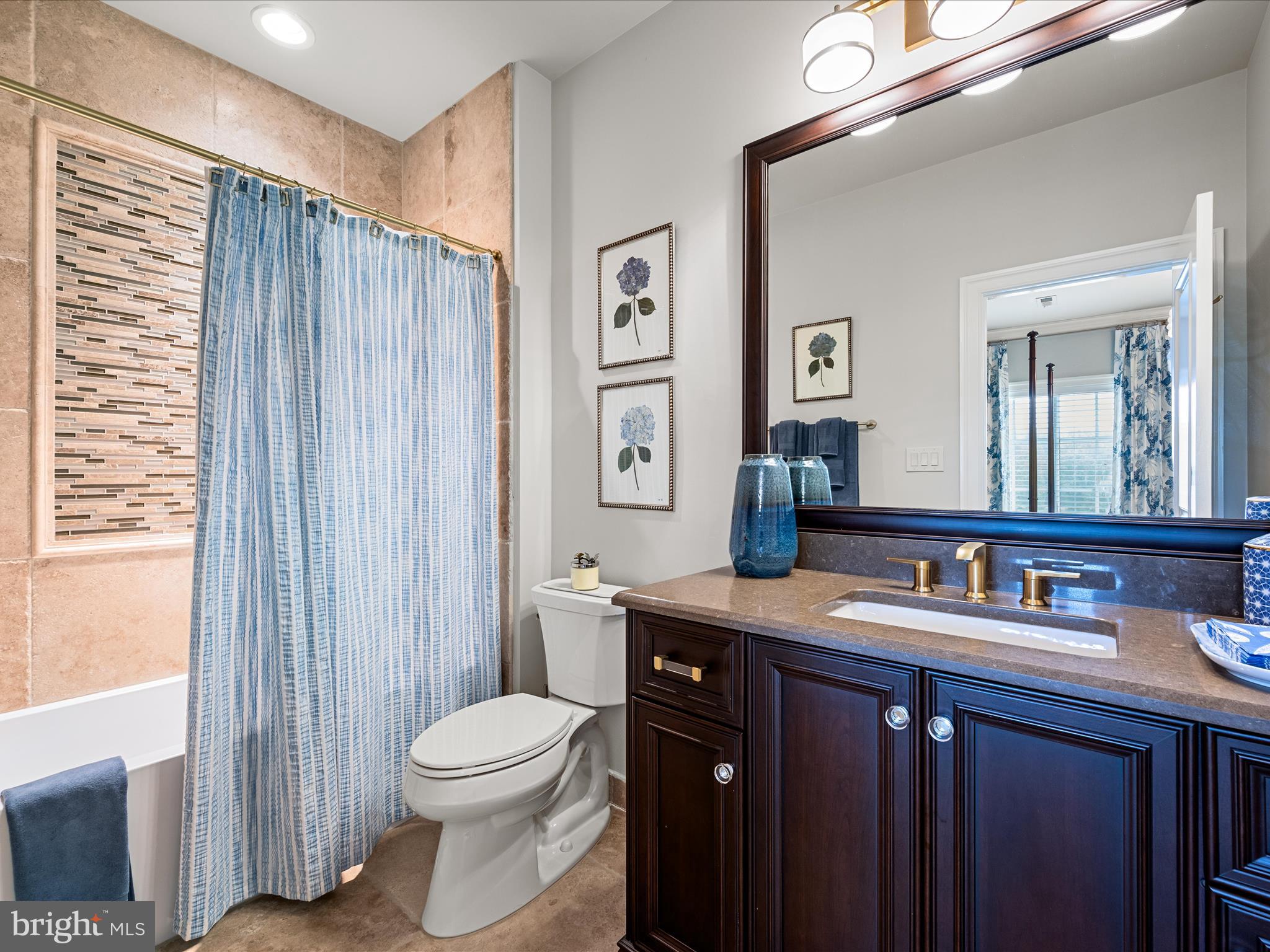 CREIGHTON FARMS - Residential