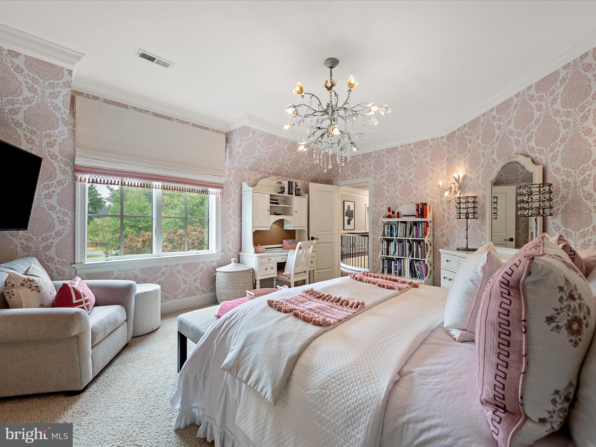 CREIGHTON FARMS - Residential