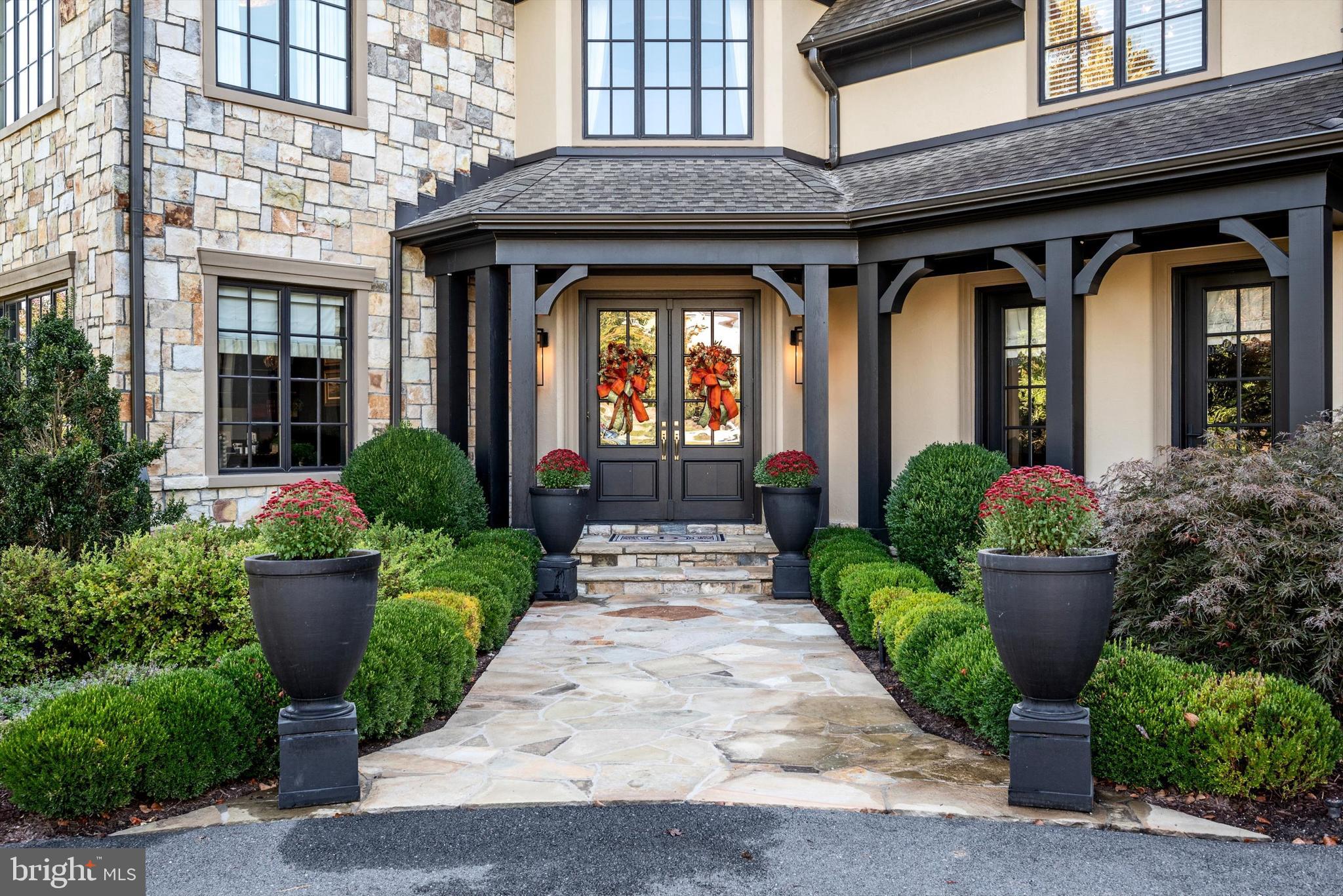 CREIGHTON FARMS - Residential