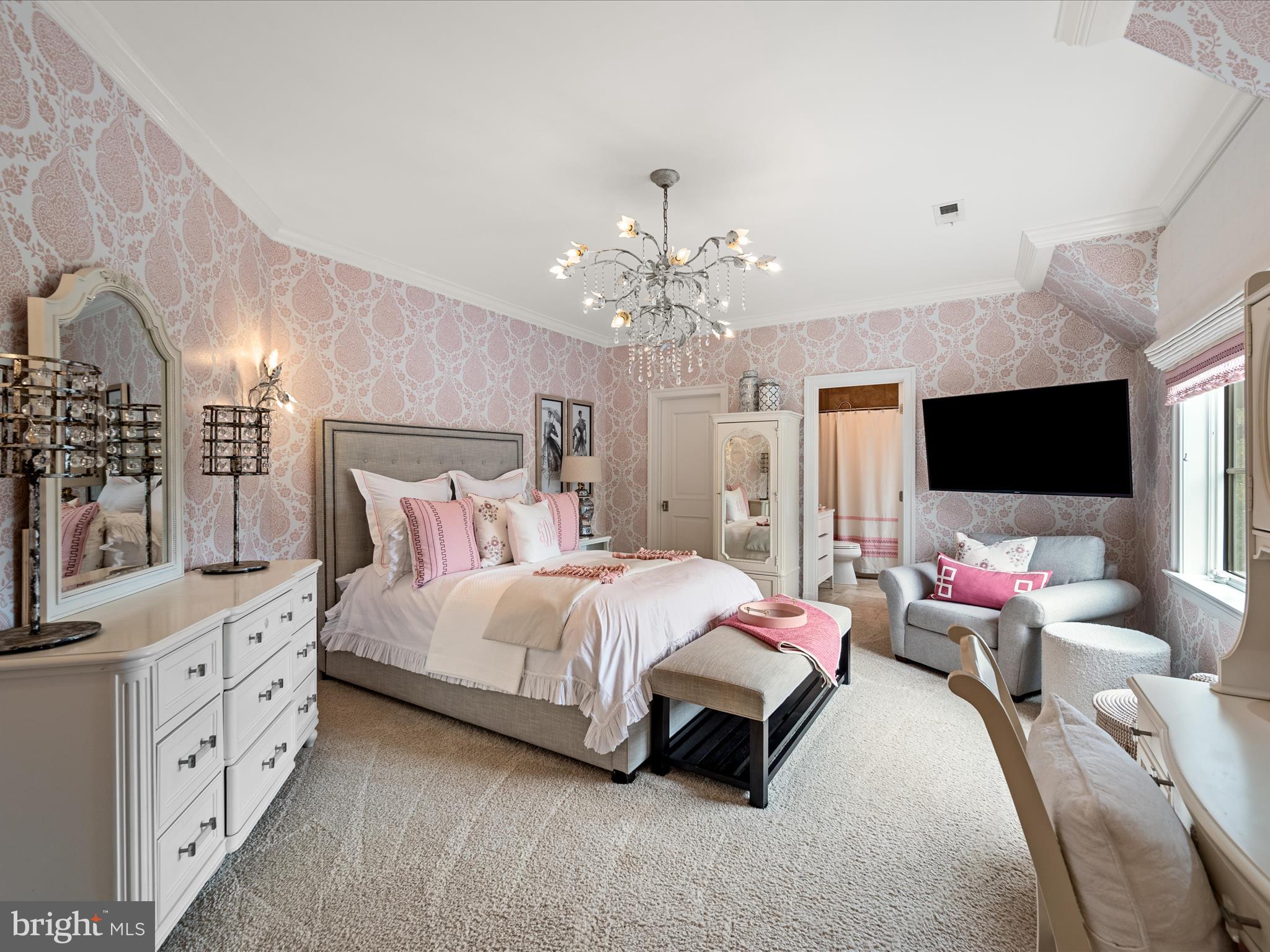 CREIGHTON FARMS - Residential