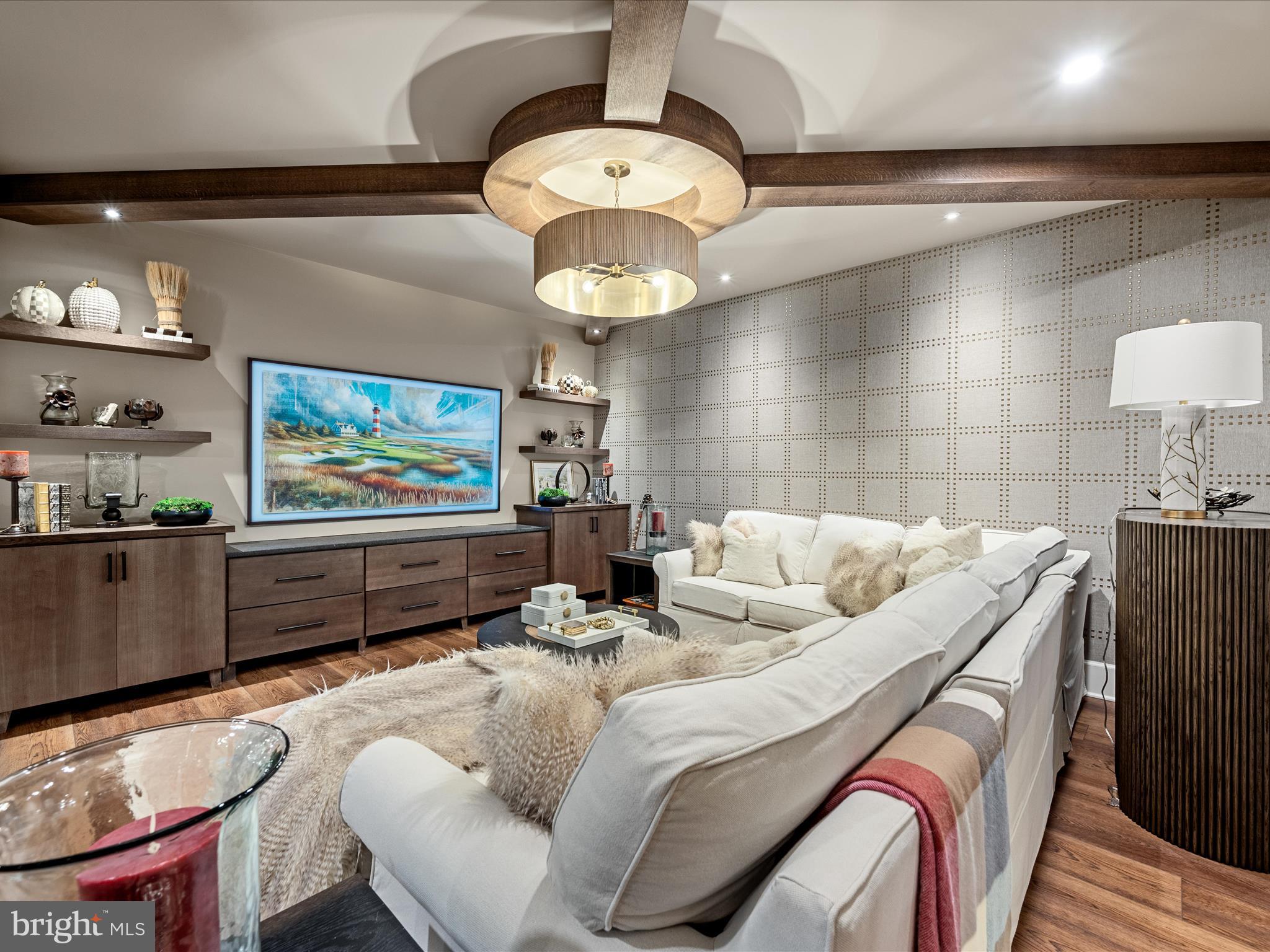 CREIGHTON FARMS - Residential