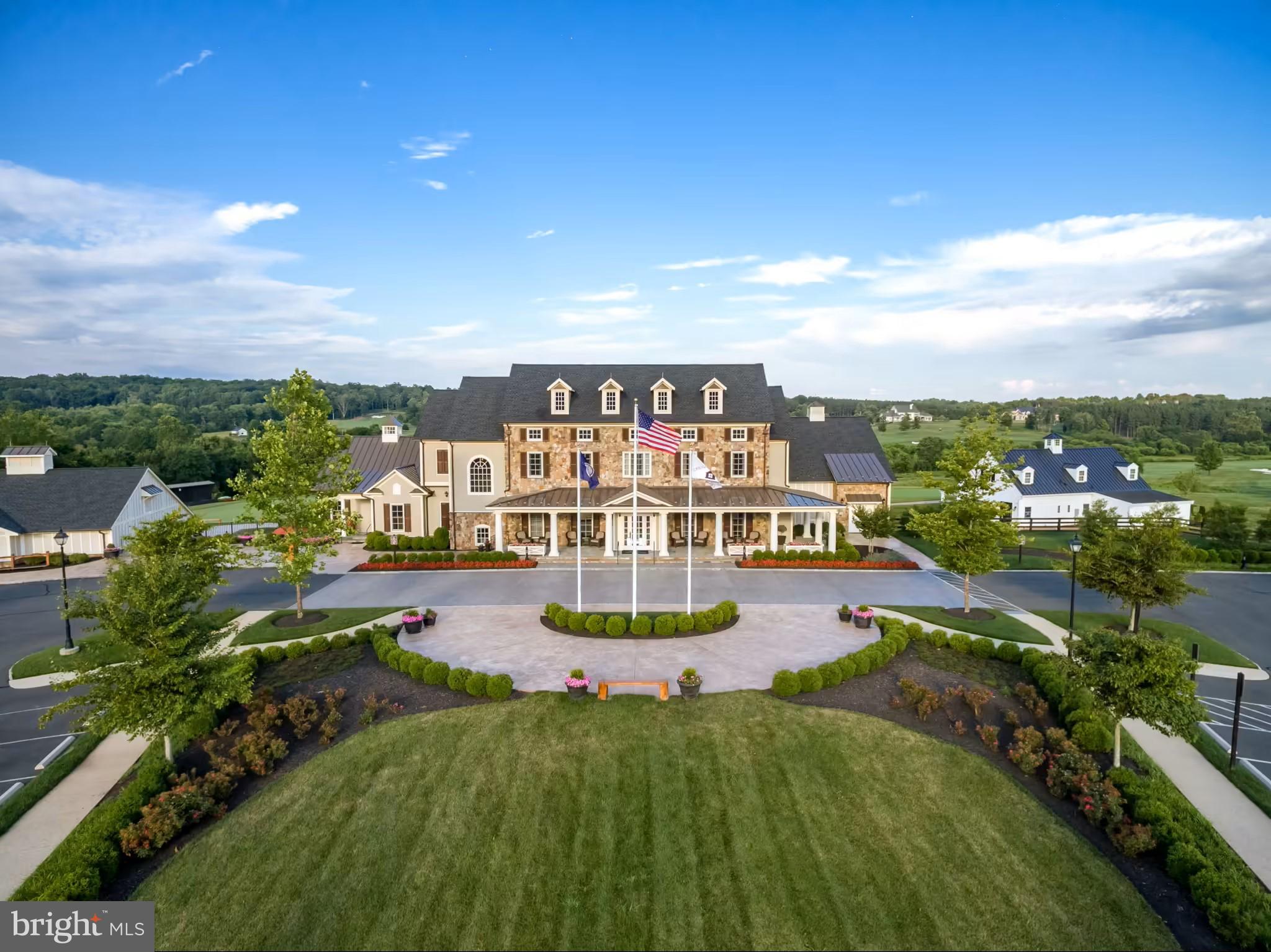 CREIGHTON FARMS - Residential