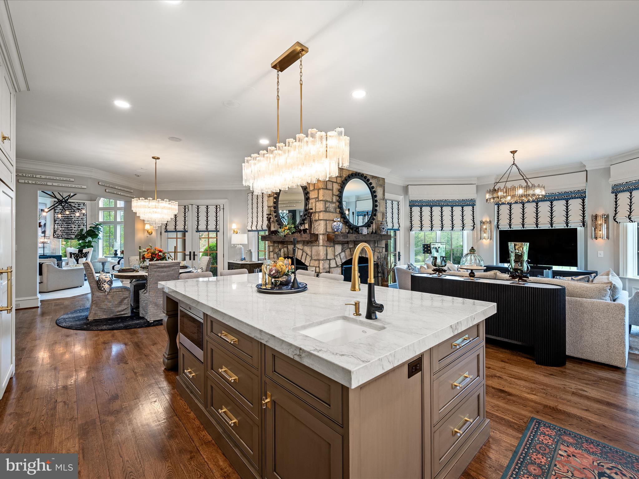 CREIGHTON FARMS - Residential