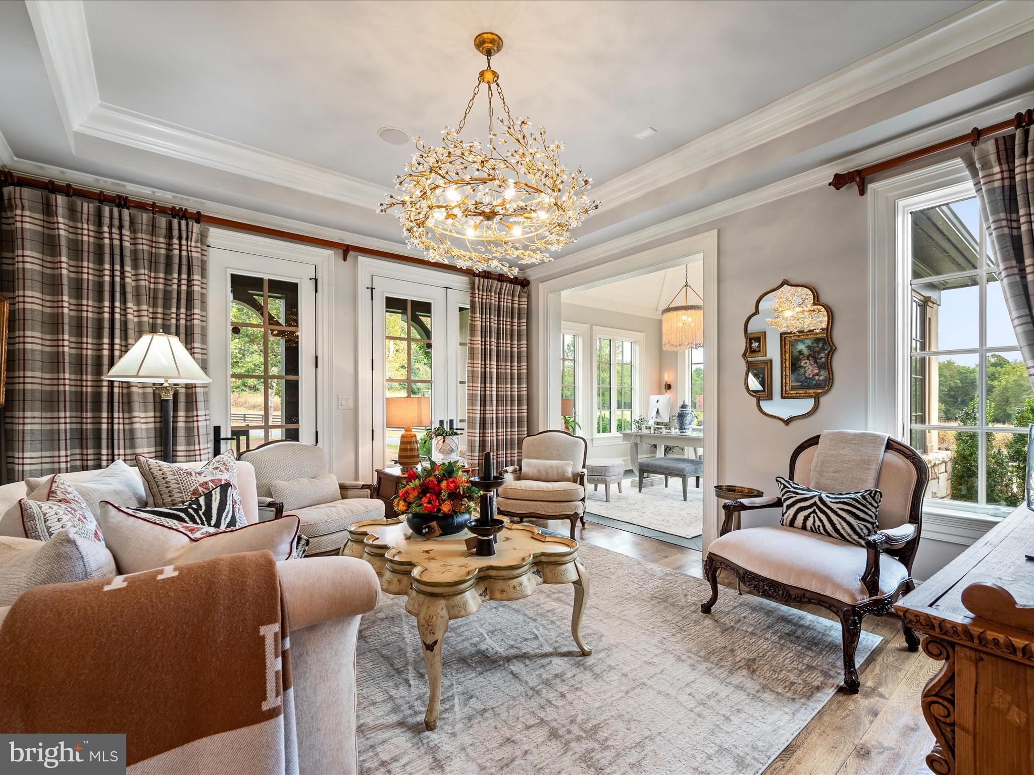 CREIGHTON FARMS - Residential