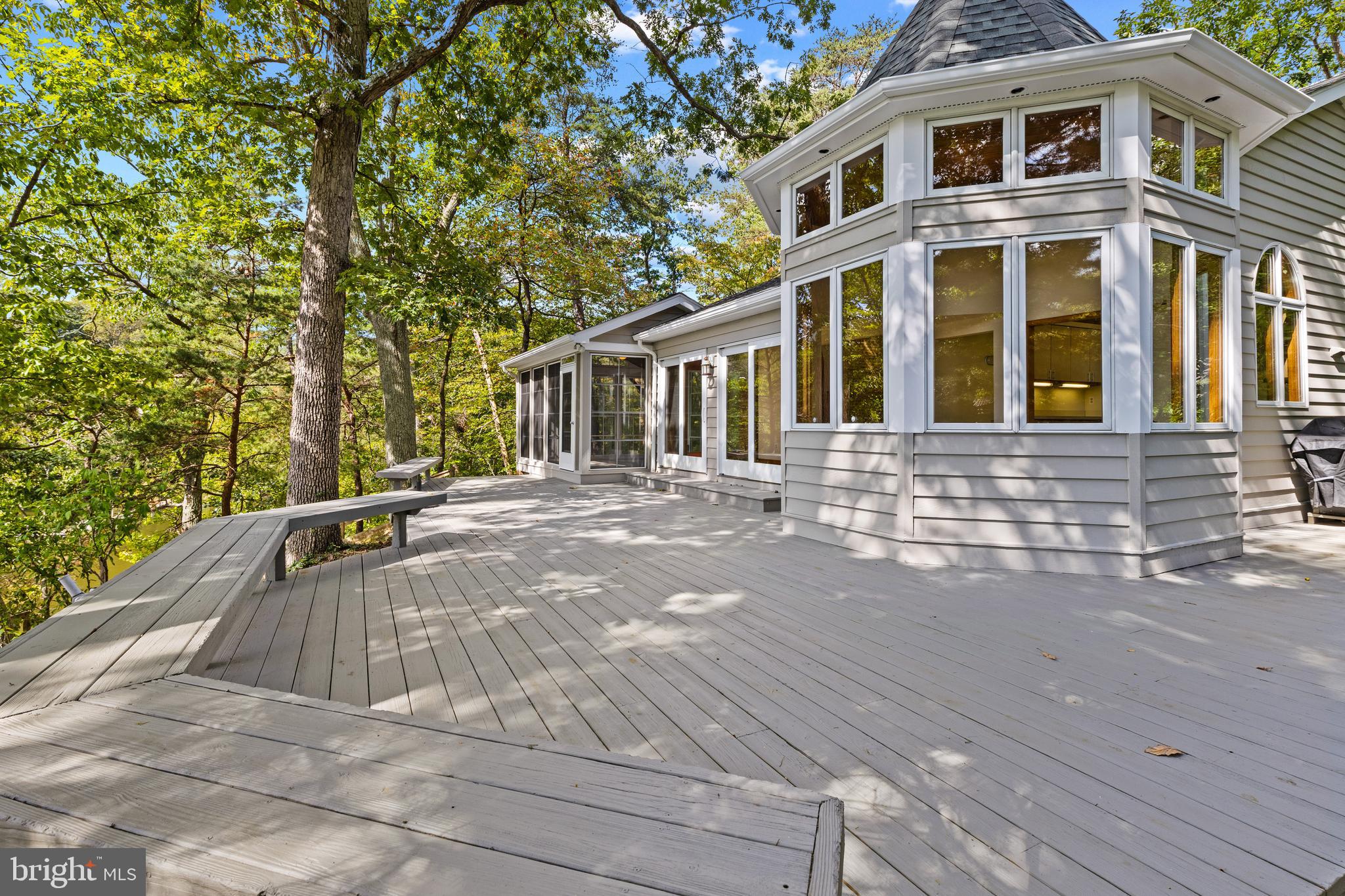WALLACE MANOR - Residential