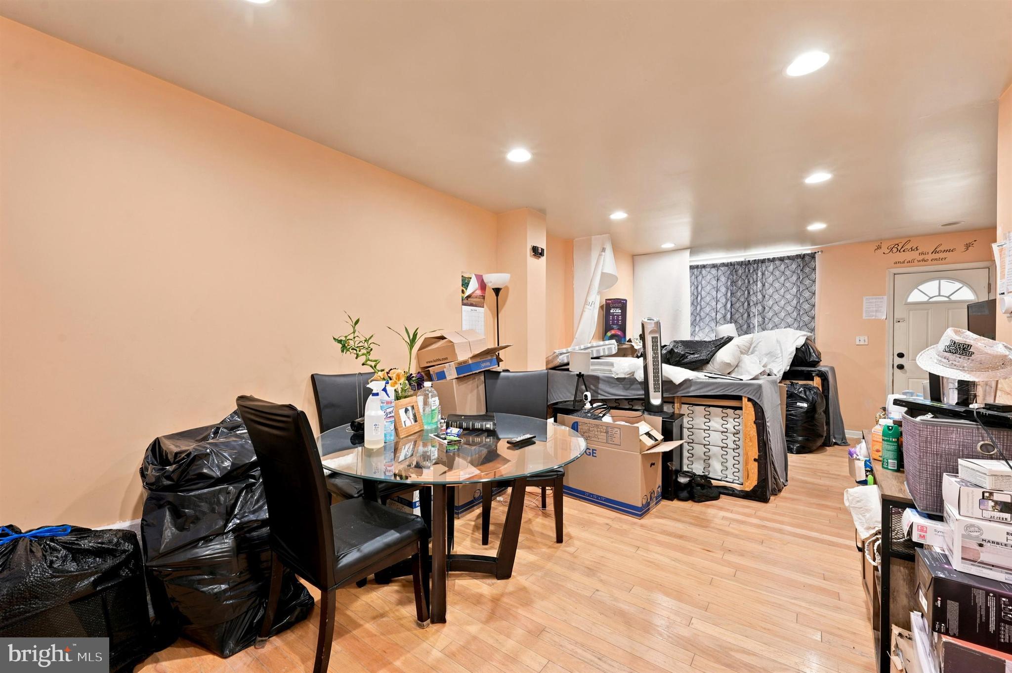 SPRUCE HILL - Residential