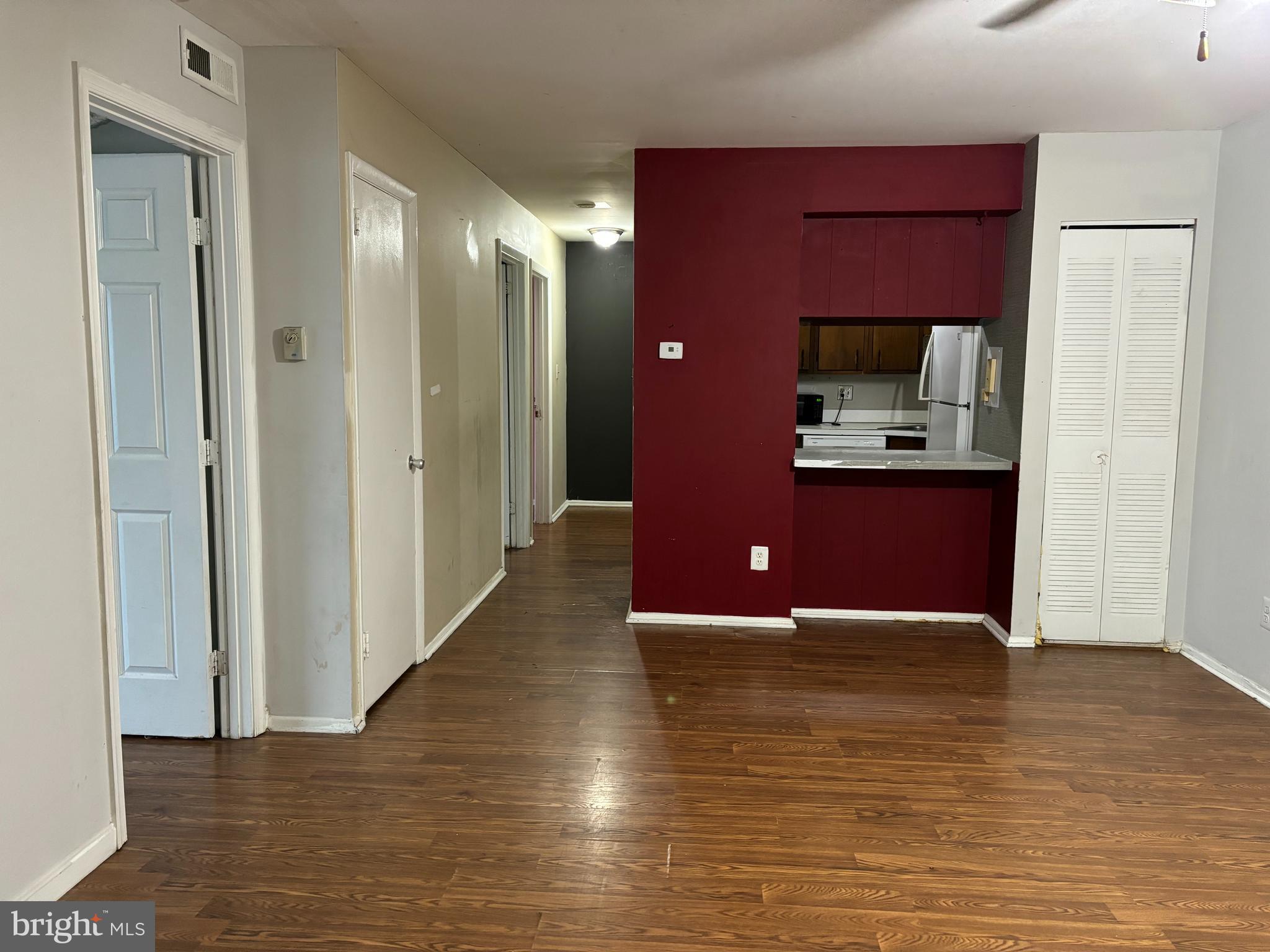 Don't miss the great opportunity to own this property, bigger size with 1092 SQFT top level 2 bedrooms and 1 full bath, not easy to find contractors  so owner decided to sale AS IS.

Close access to shopping center, Restaurants and mayor roads(28,7) 15 minutes to Dulles Airport. Parking space assigned # 415.
