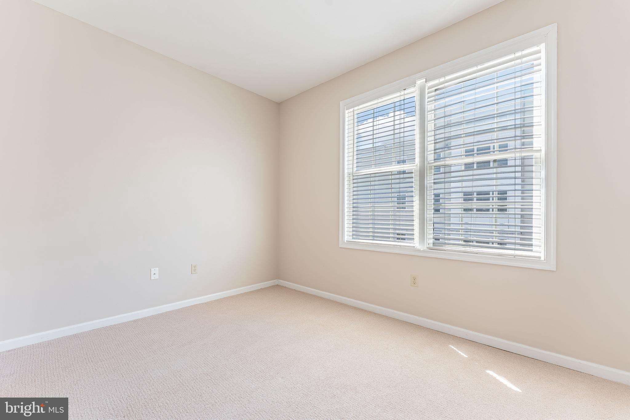 RENAISSANCE PLACE E - Residential