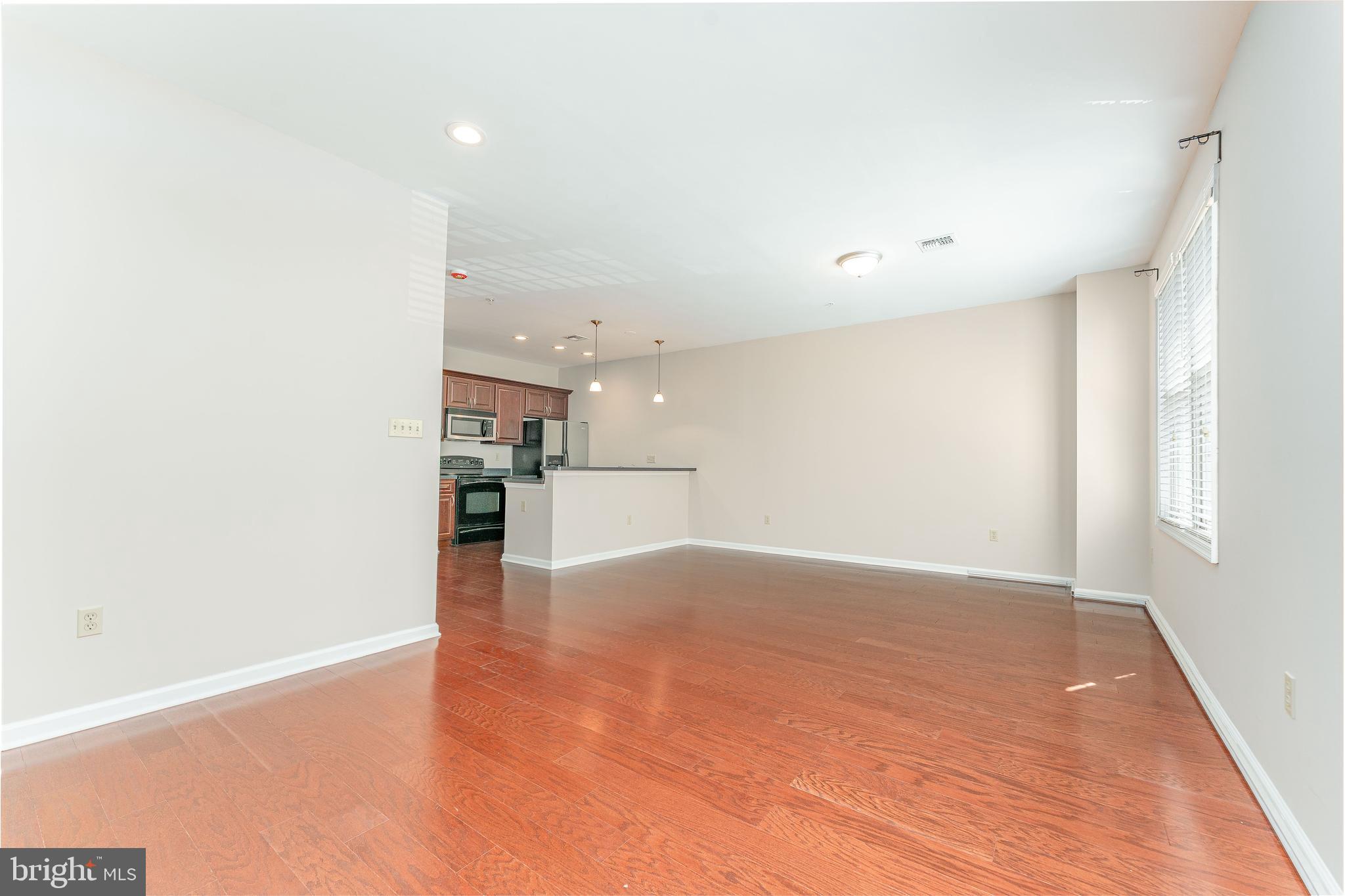 RENAISSANCE PLACE E - Residential