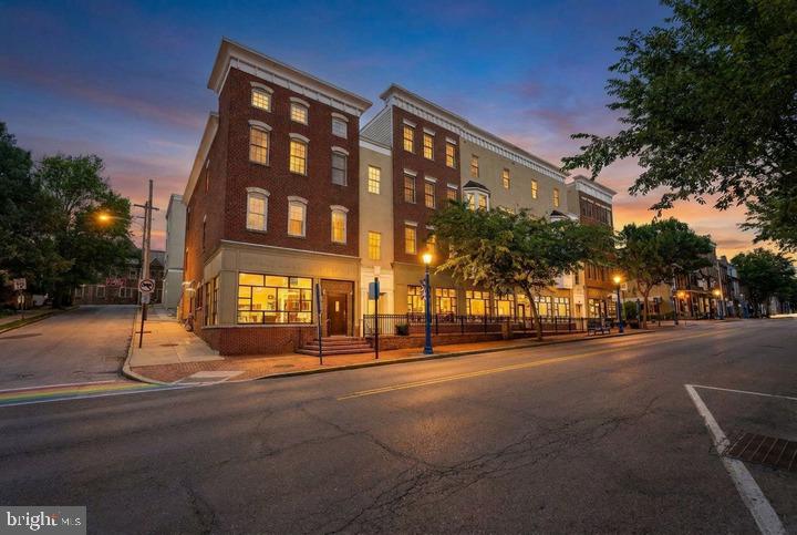 RENAISSANCE PLACE E - Residential