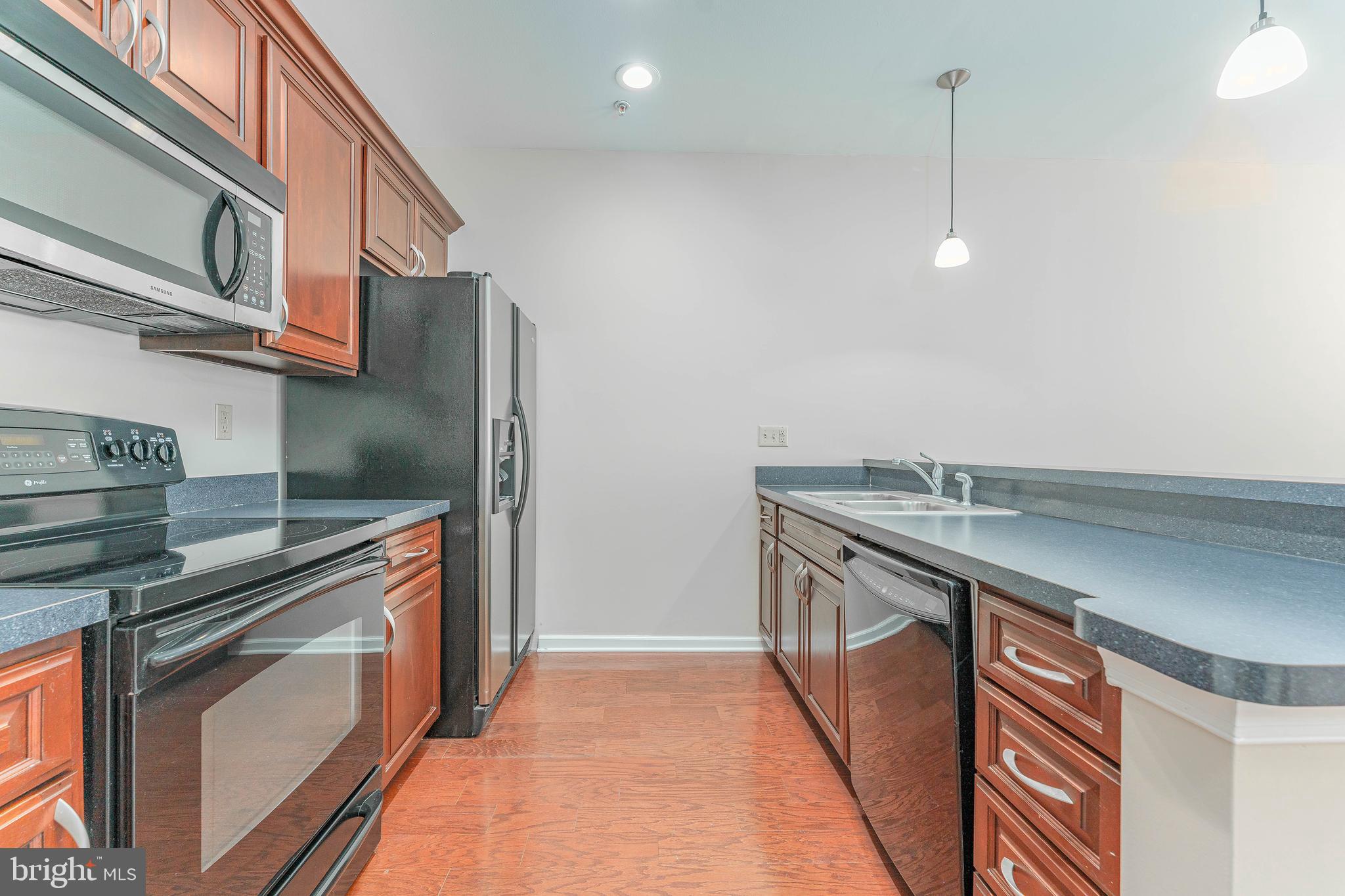 RENAISSANCE PLACE E - Residential