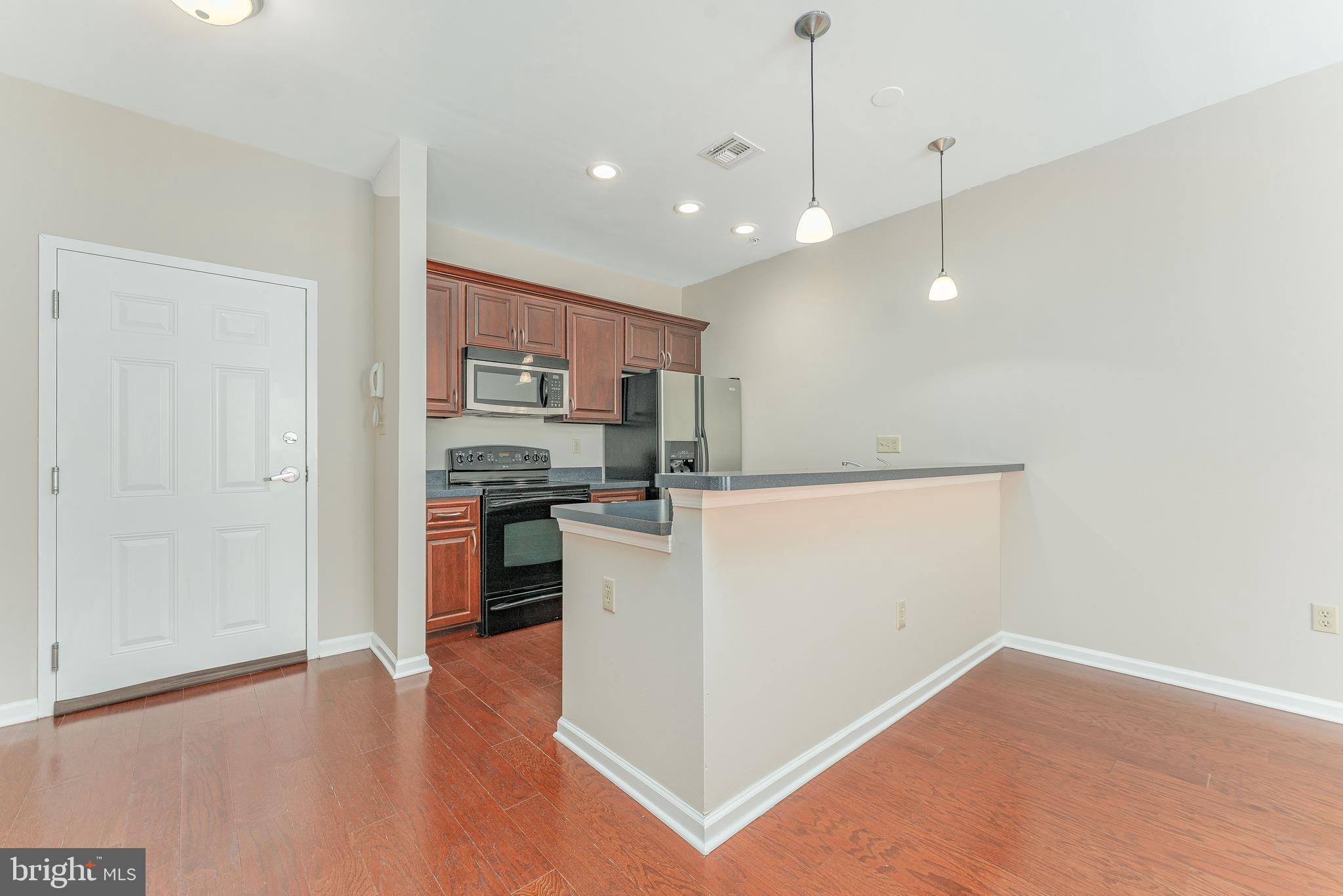 RENAISSANCE PLACE E - Residential