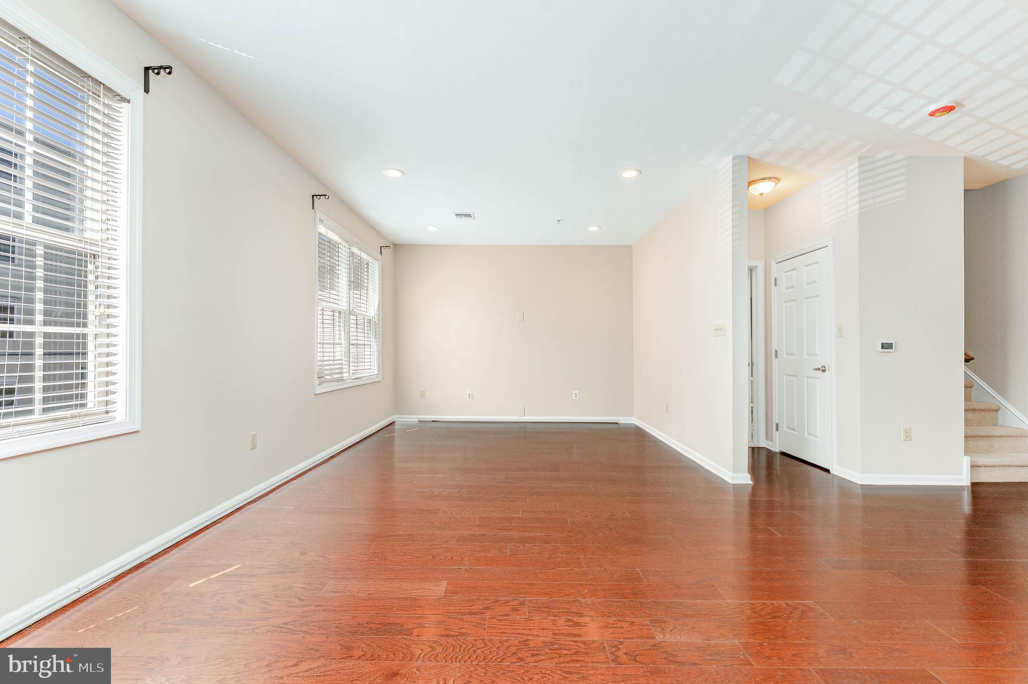 RENAISSANCE PLACE E - Residential