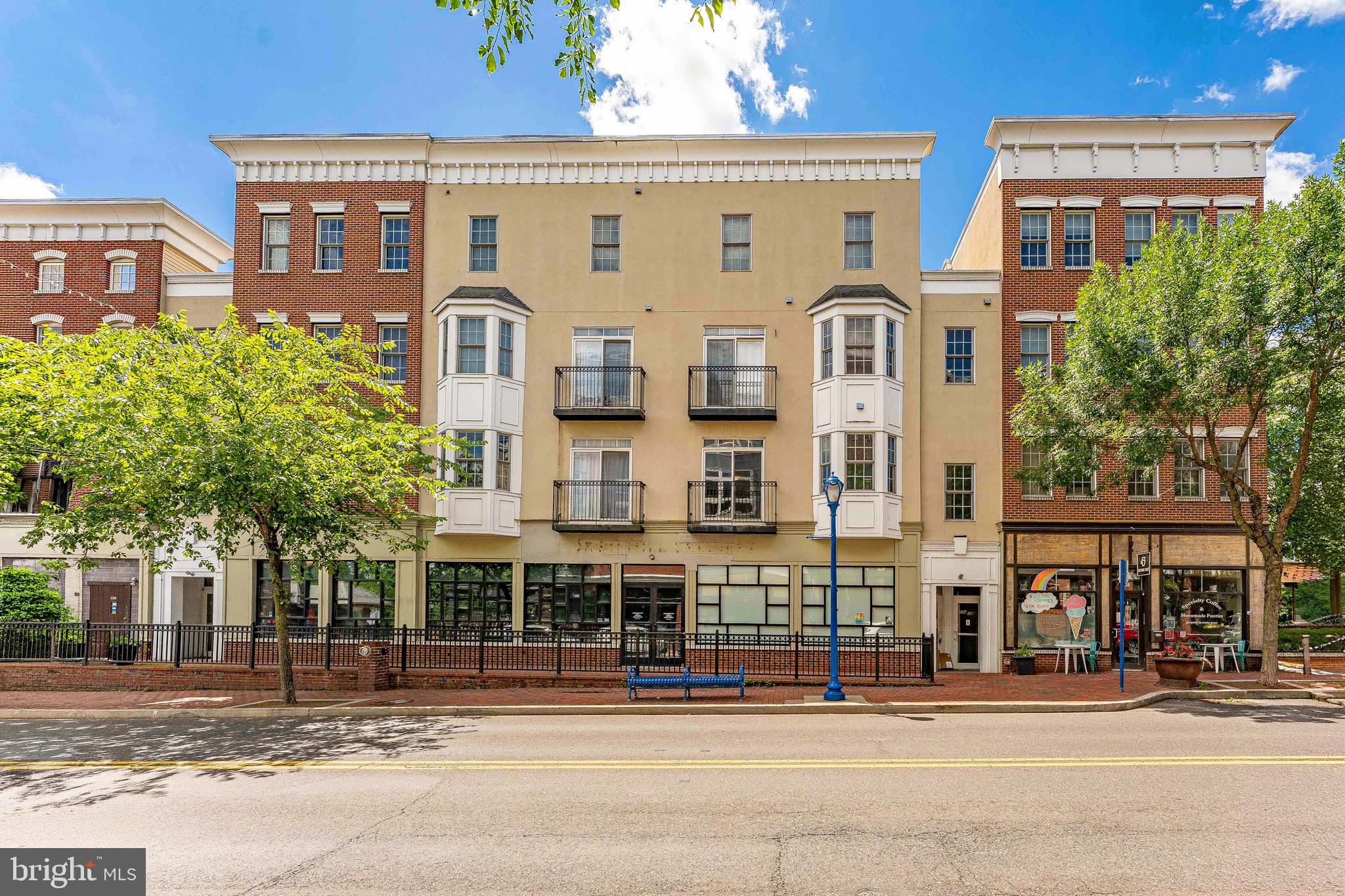 RENAISSANCE PLACE E - Residential