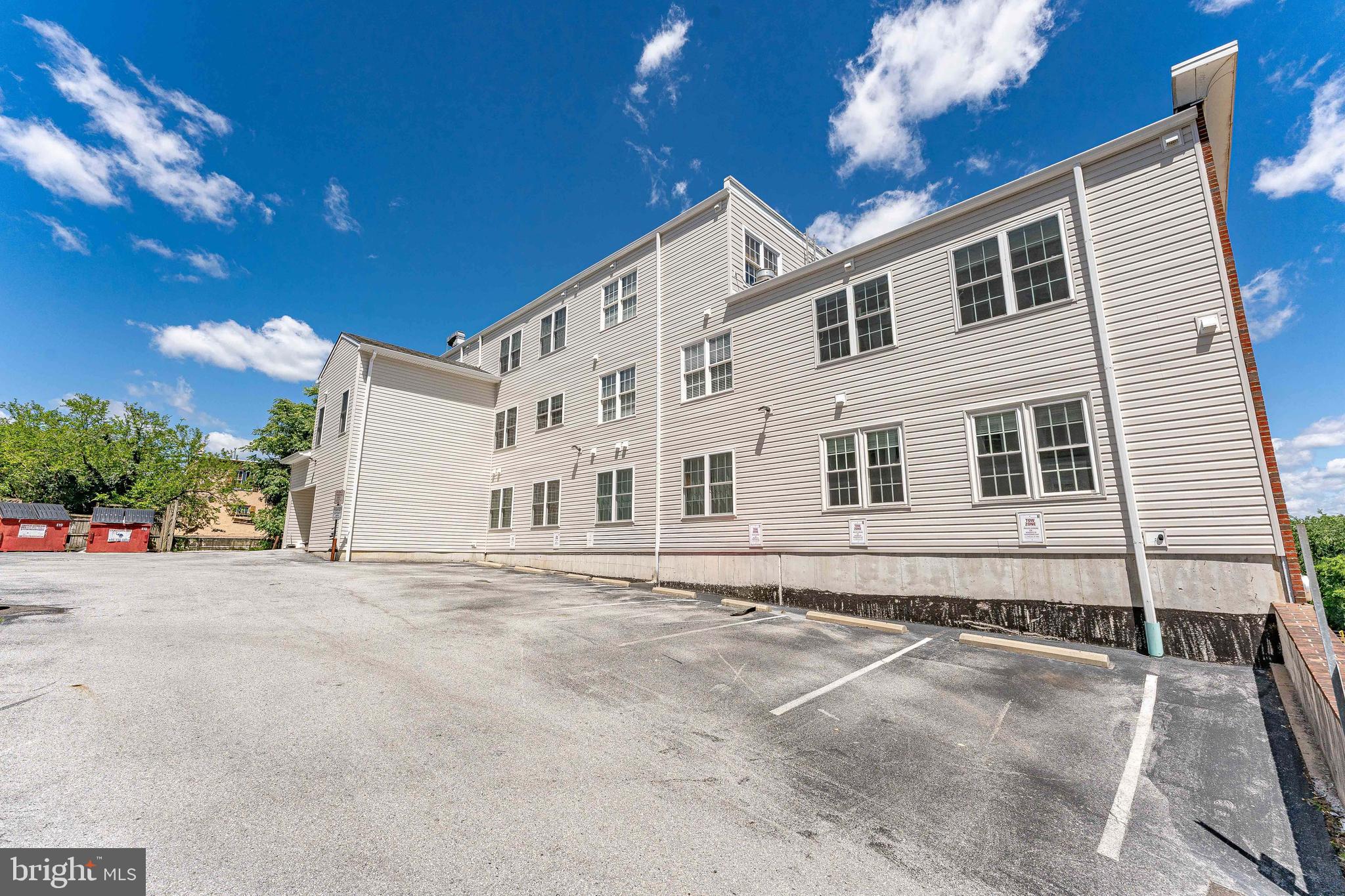 RENAISSANCE PLACE E - Residential