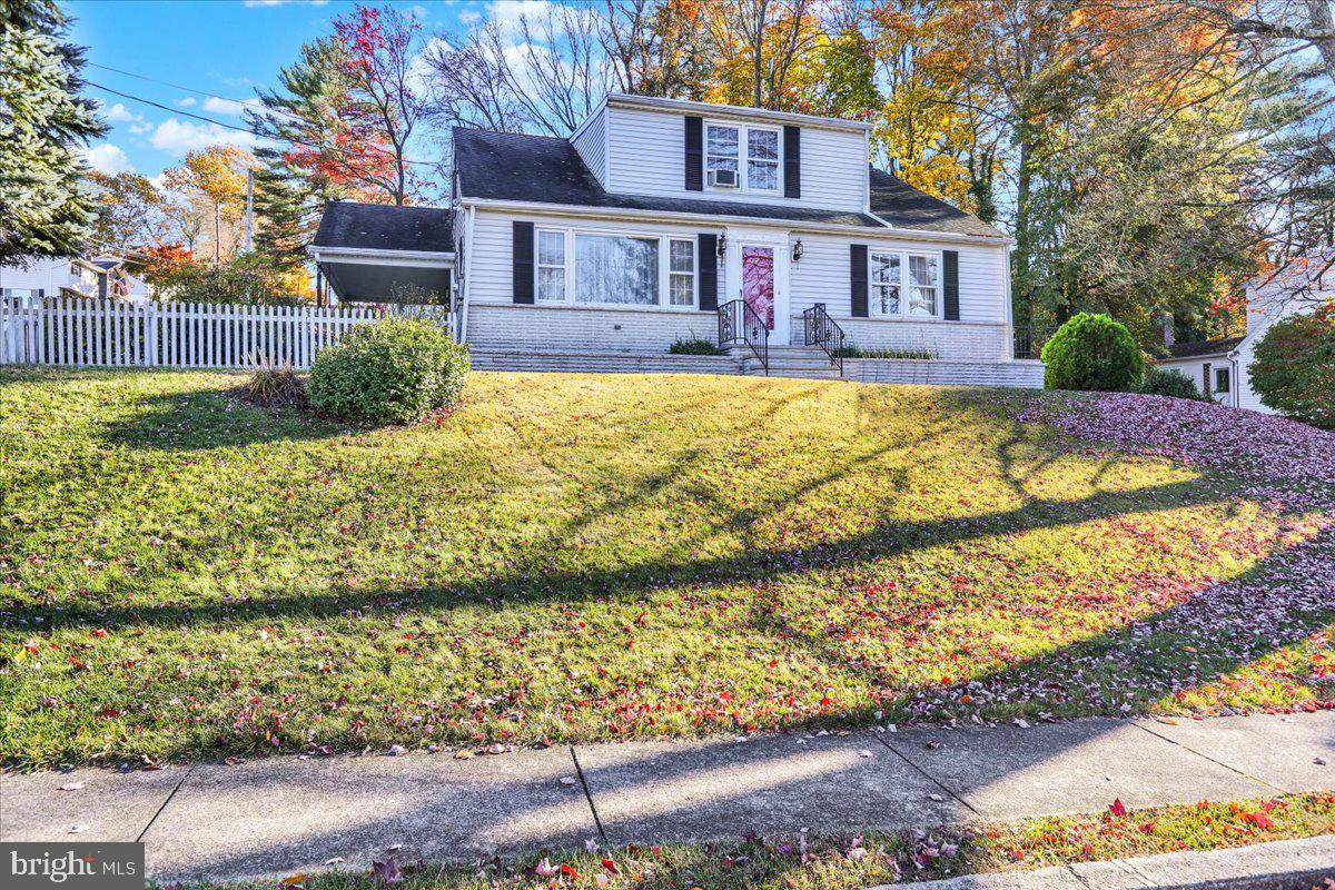 Spacious, 2,200 sq. ft.,  4 bedroom, 2.5 bath home in lovely neighborhood.  This home has been well maintained by the current owner.  Some hardwood floors and some carpet.   Kitchen appliances remain along with the washer and dryer.  The laundry is on the lower level.  Lower level family room and additional kitchen. Mature trees, carport and small fenced area.
Call today to schedule your showing.