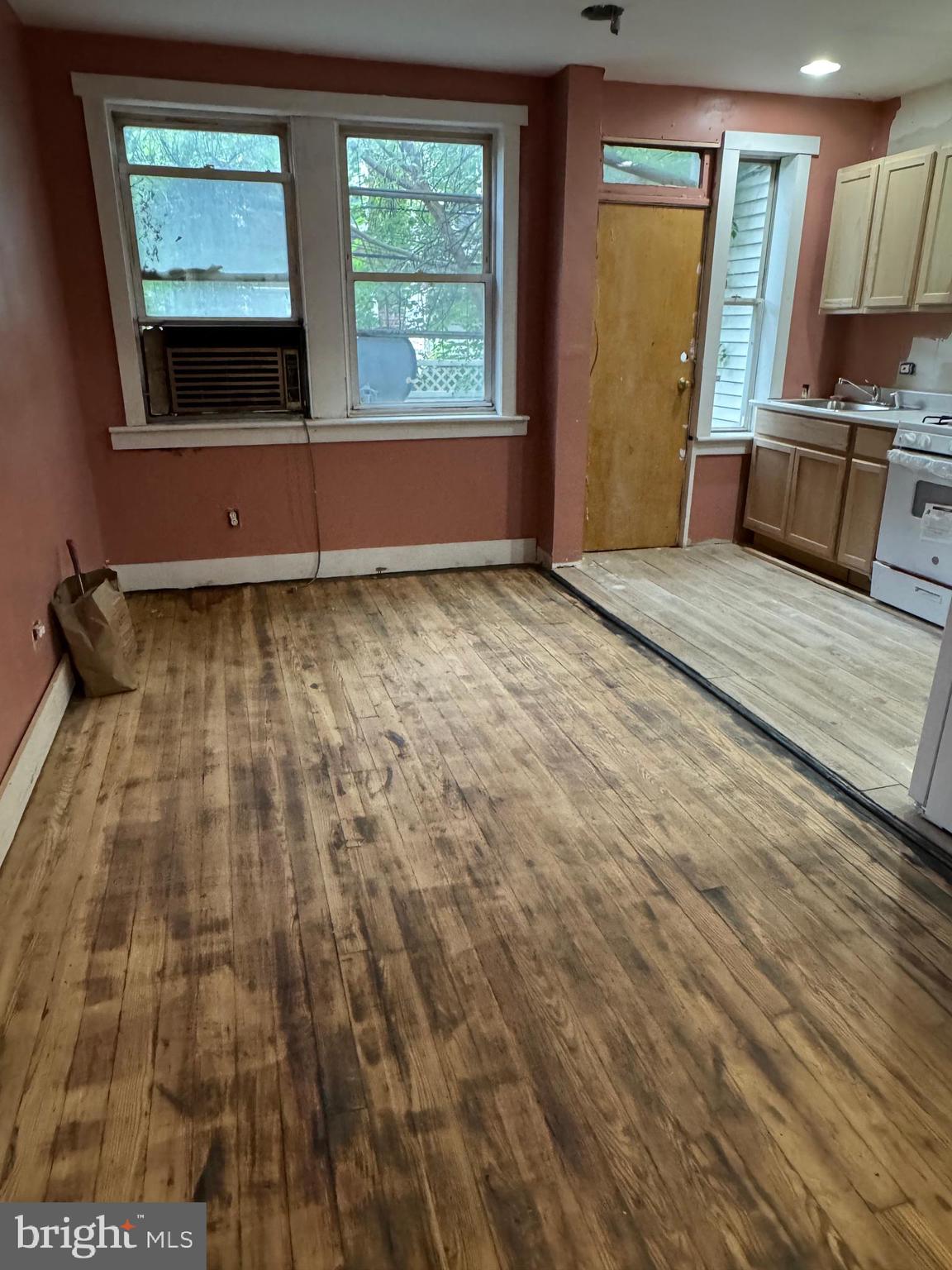 PHILADELPHIA (SOUTHWEST) - Residential