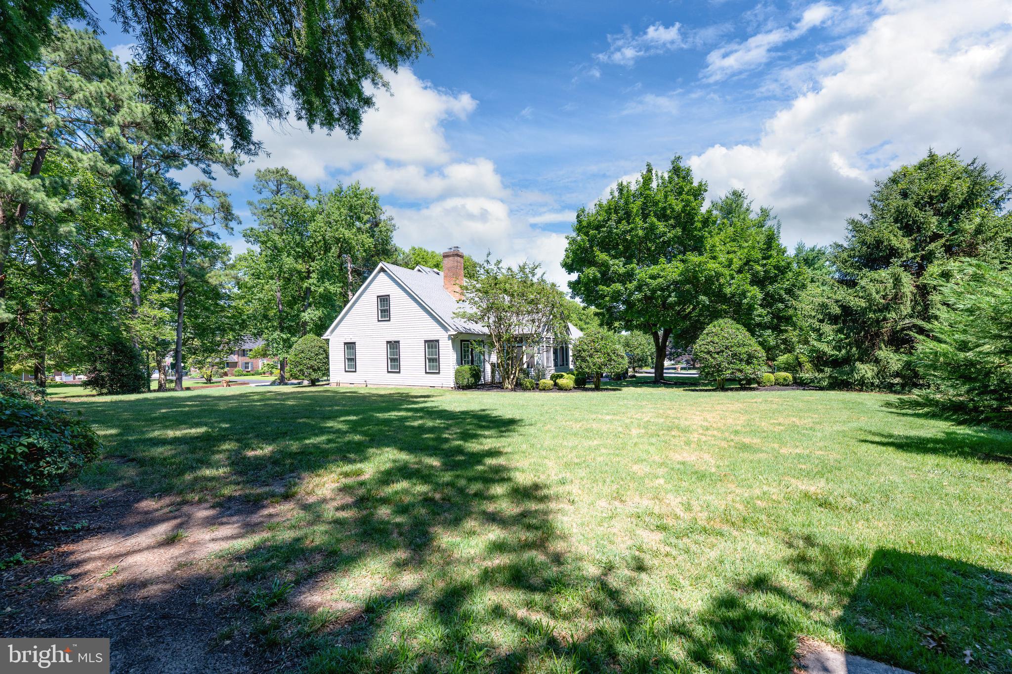 LAKELAWN ESTATES - Residential