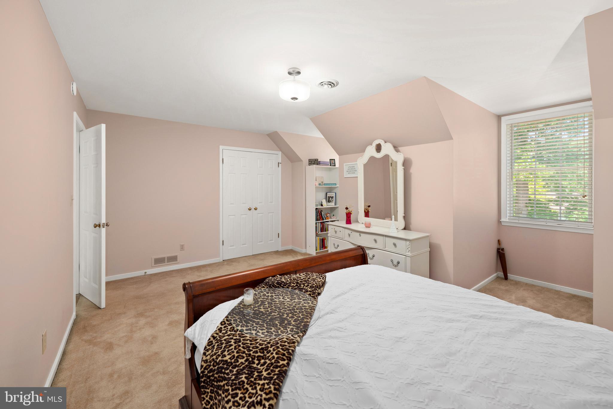 LAKELAWN ESTATES - Residential