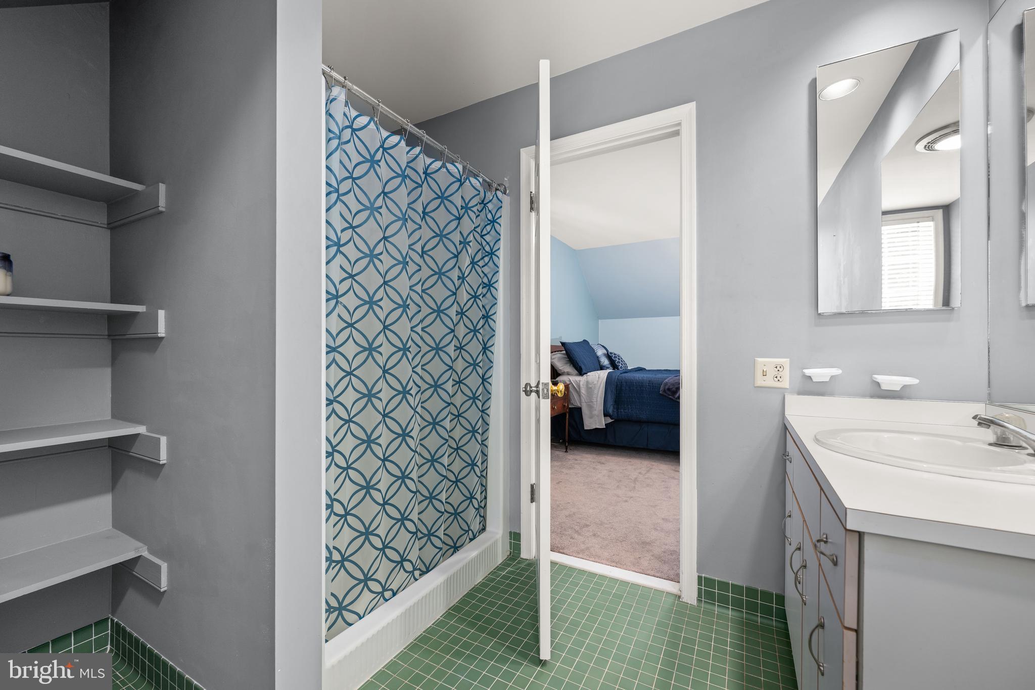 LAKELAWN ESTATES - Residential