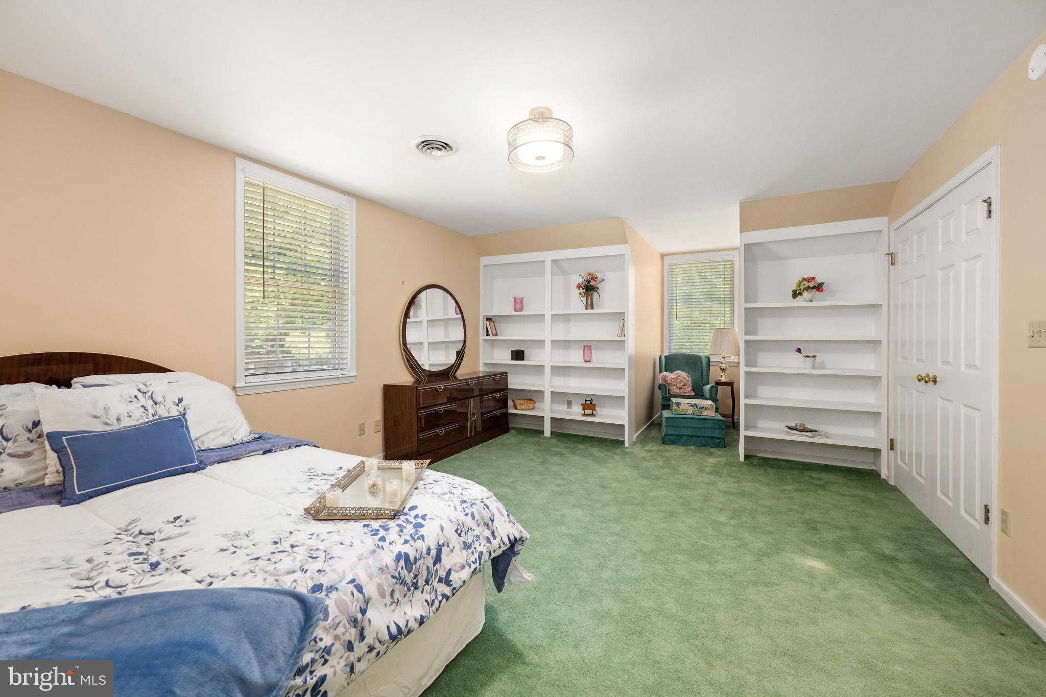 LAKELAWN ESTATES - Residential
