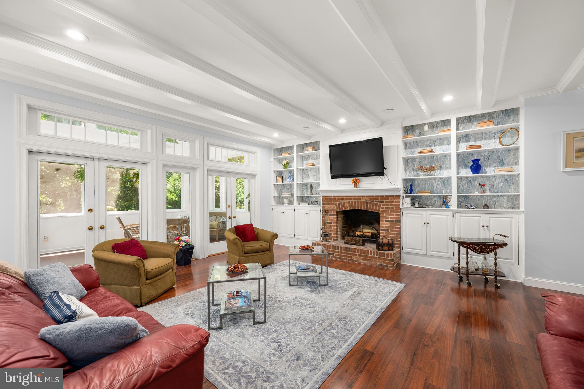 LAKELAWN ESTATES - Residential
