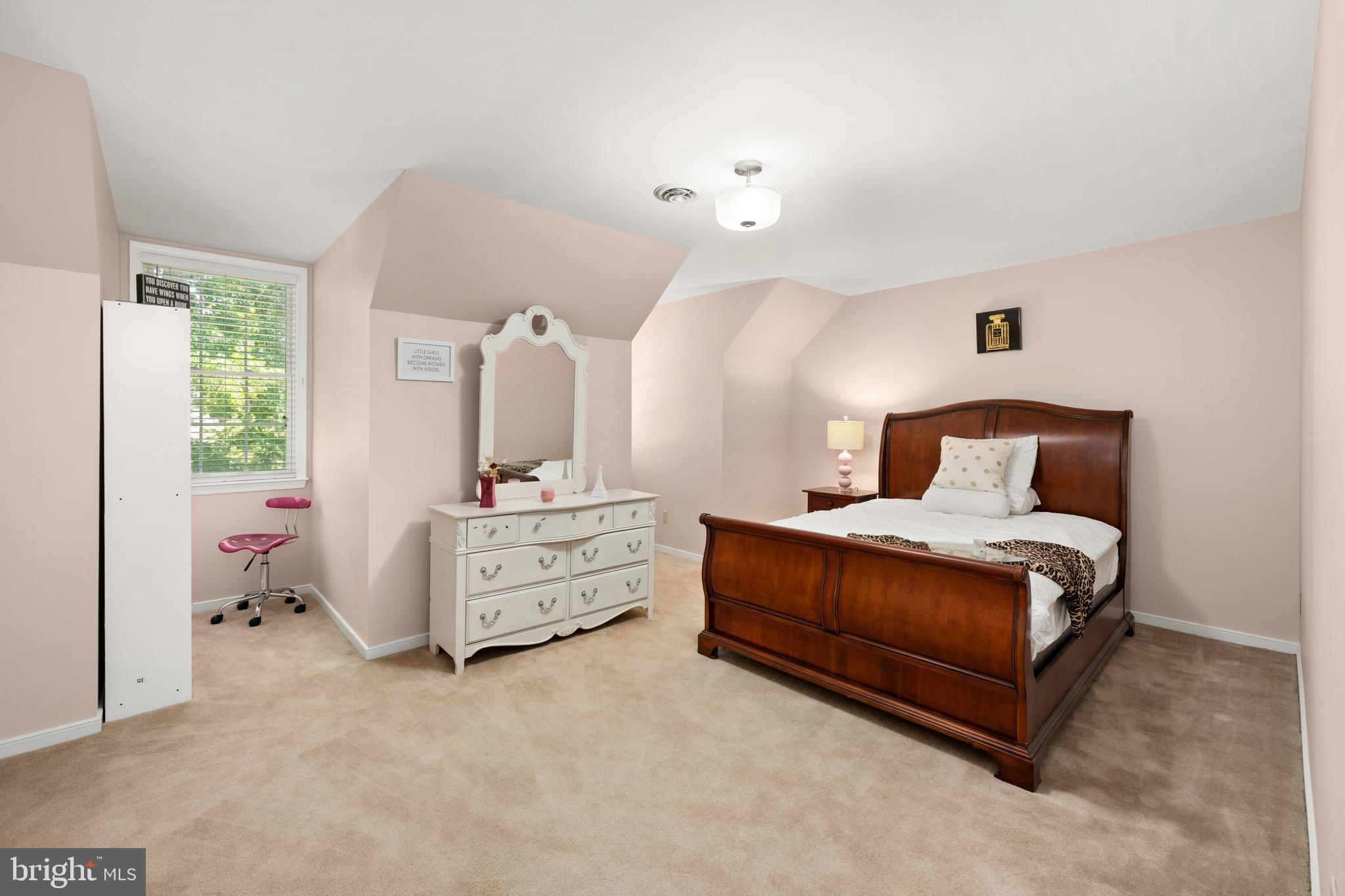 LAKELAWN ESTATES - Residential
