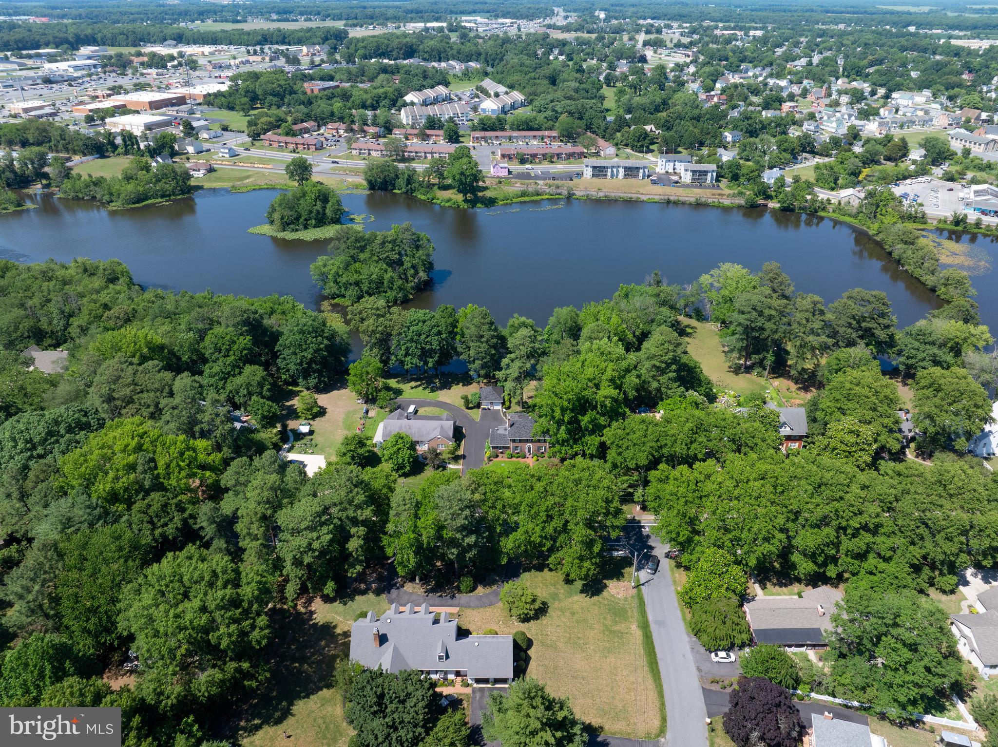 LAKELAWN ESTATES - Residential