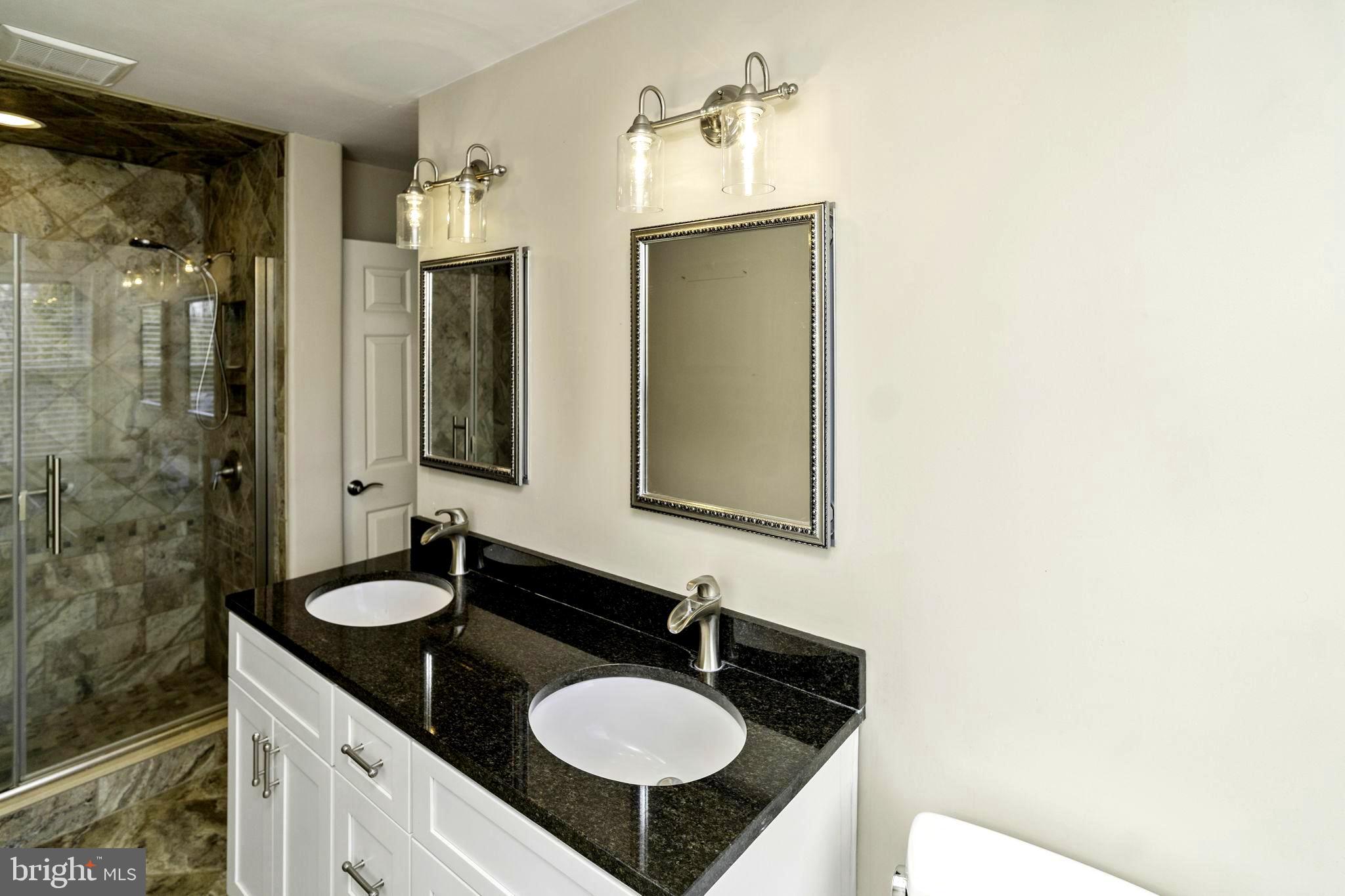 THREE TUNS - Residential