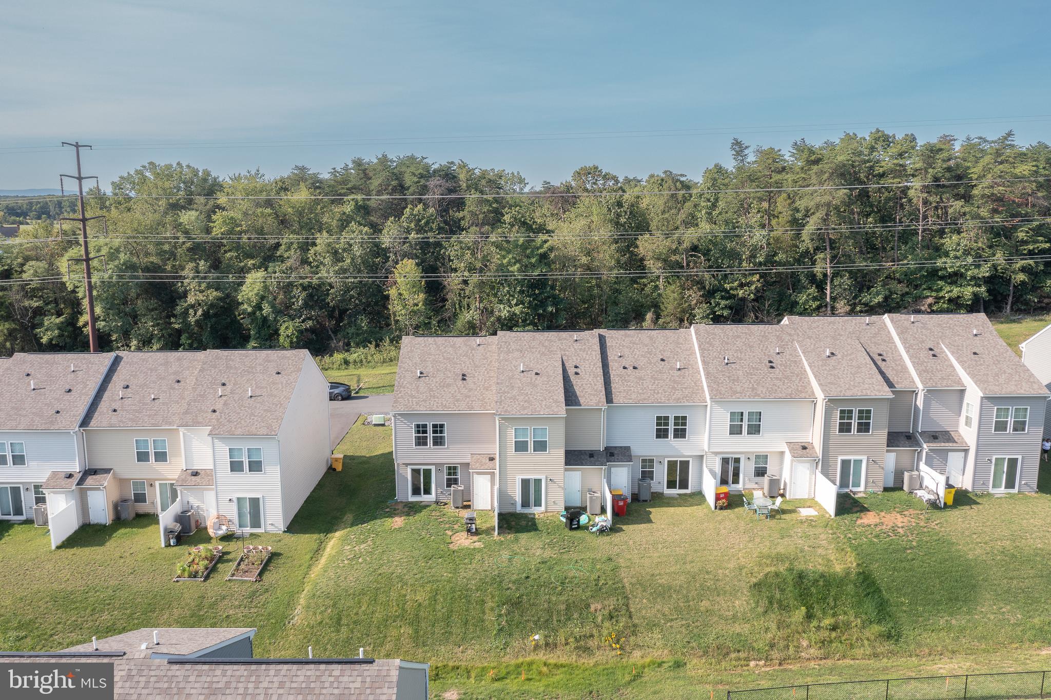 WHISPERING PINES - Residential