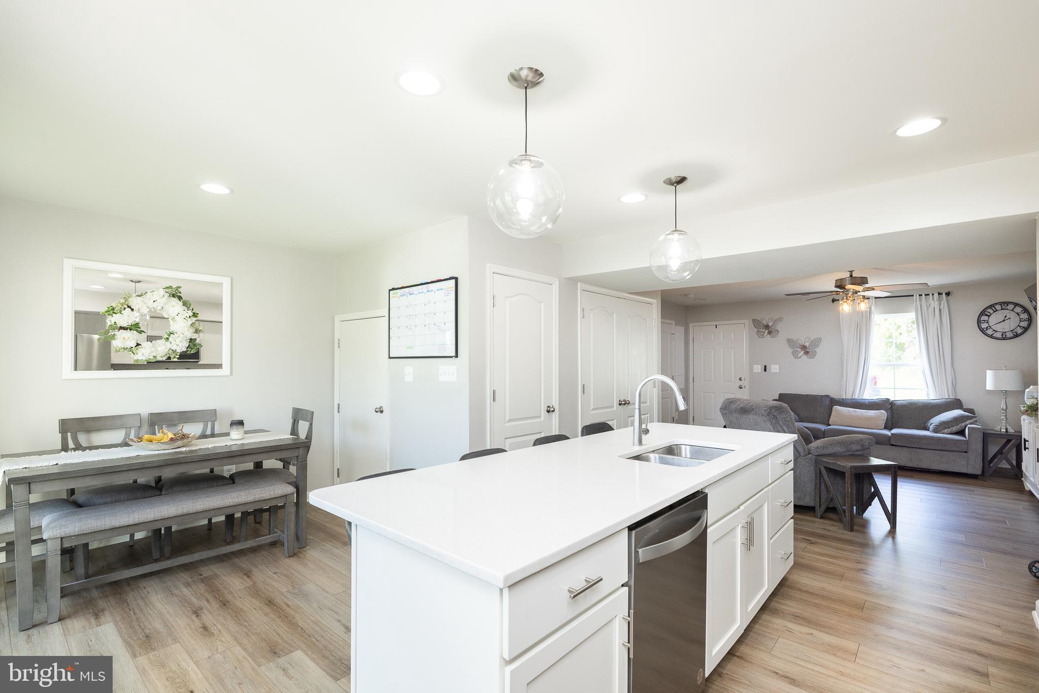 WHISPERING PINES - Residential