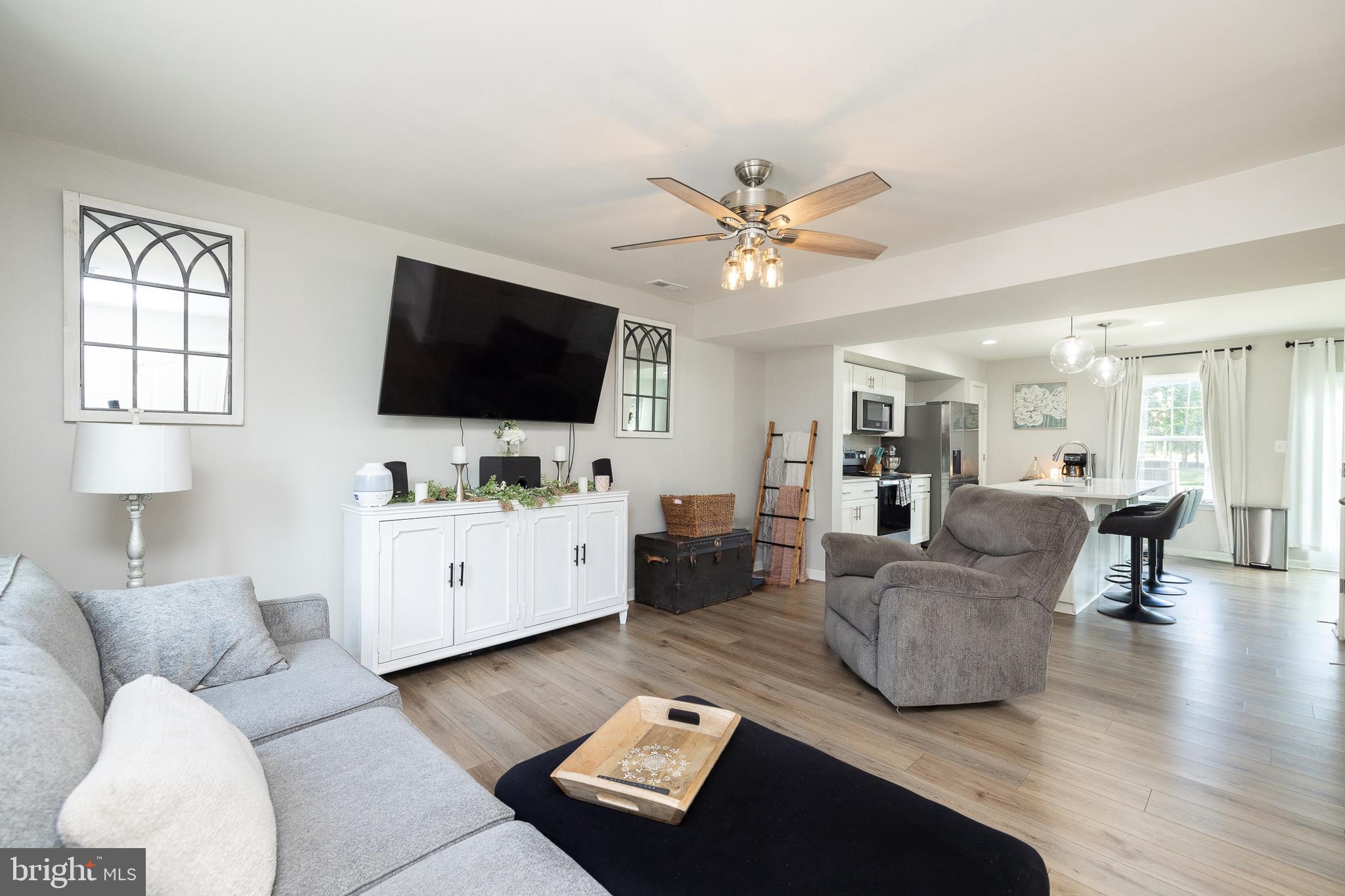 WHISPERING PINES - Residential