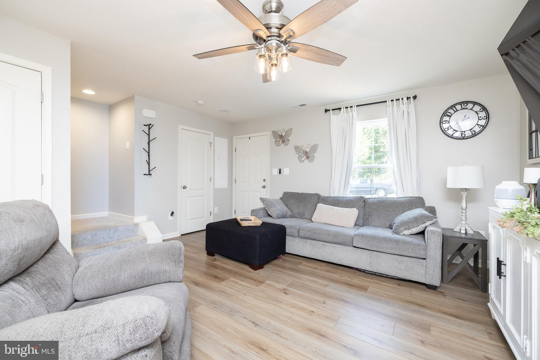 WHISPERING PINES - Residential