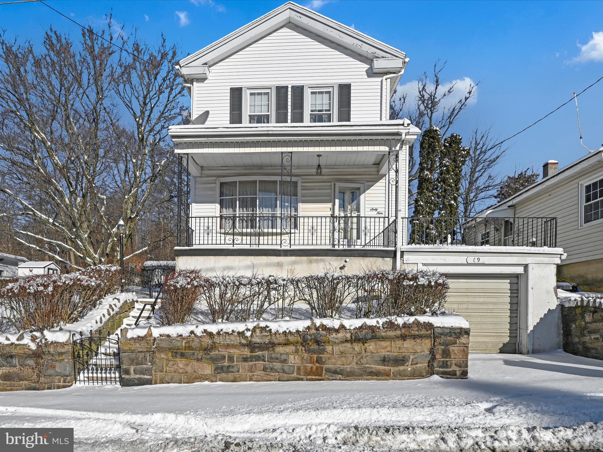 HIGHEST AND BEST DUE BEFORE 8PM ON TUESDAY JANUARY 23ND.

3 Bedroom, 1 Bath Home w/Garage in Shenandoah Heights.  Move in ready.  Hardwood floors in several rooms.  Low taxes.   Close proximity to 61 & 81 for easy travel.  Less than 3 hours to NYC & Philly.   Call for details!